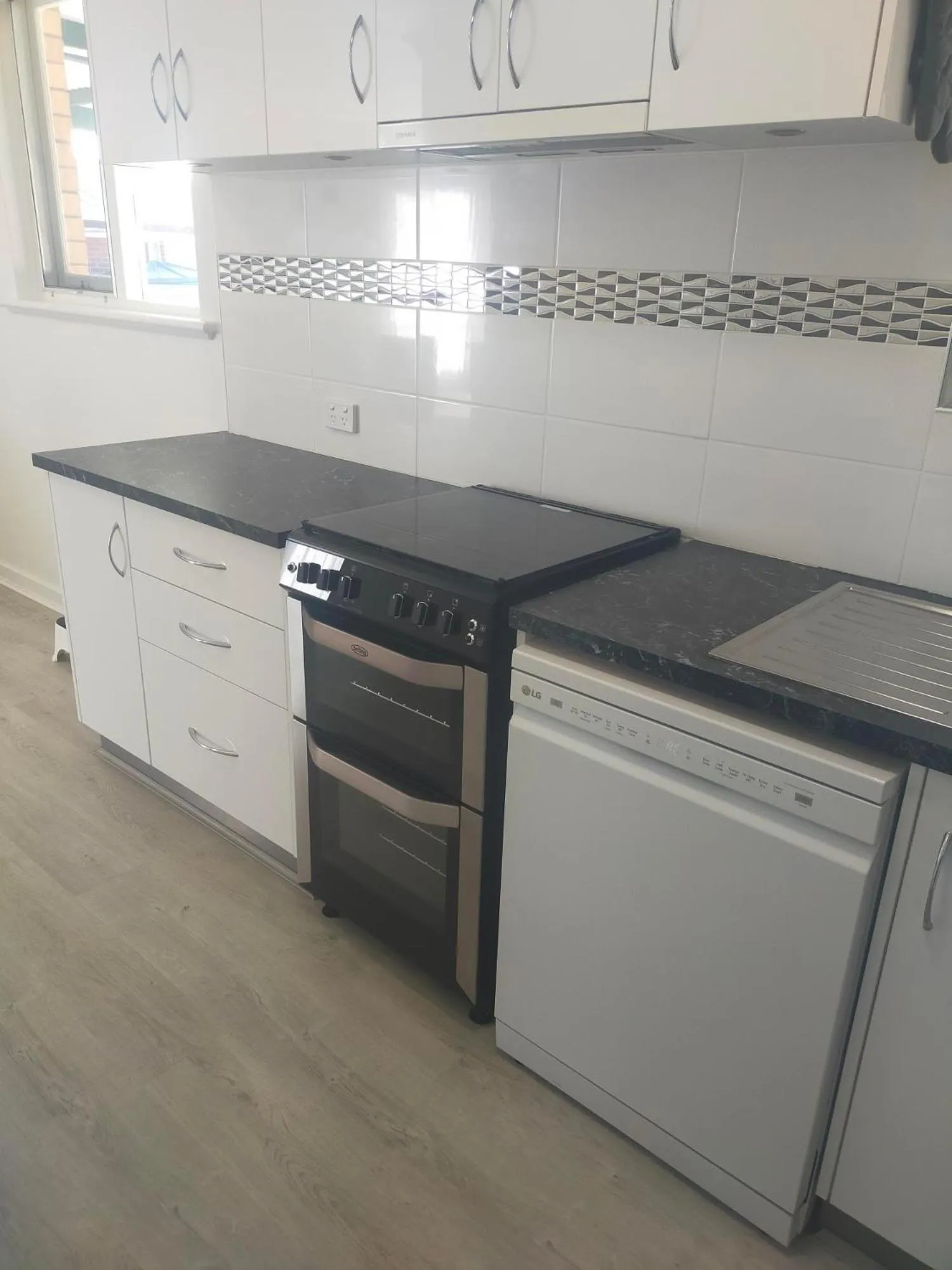 dishwasher in Bayview Motel