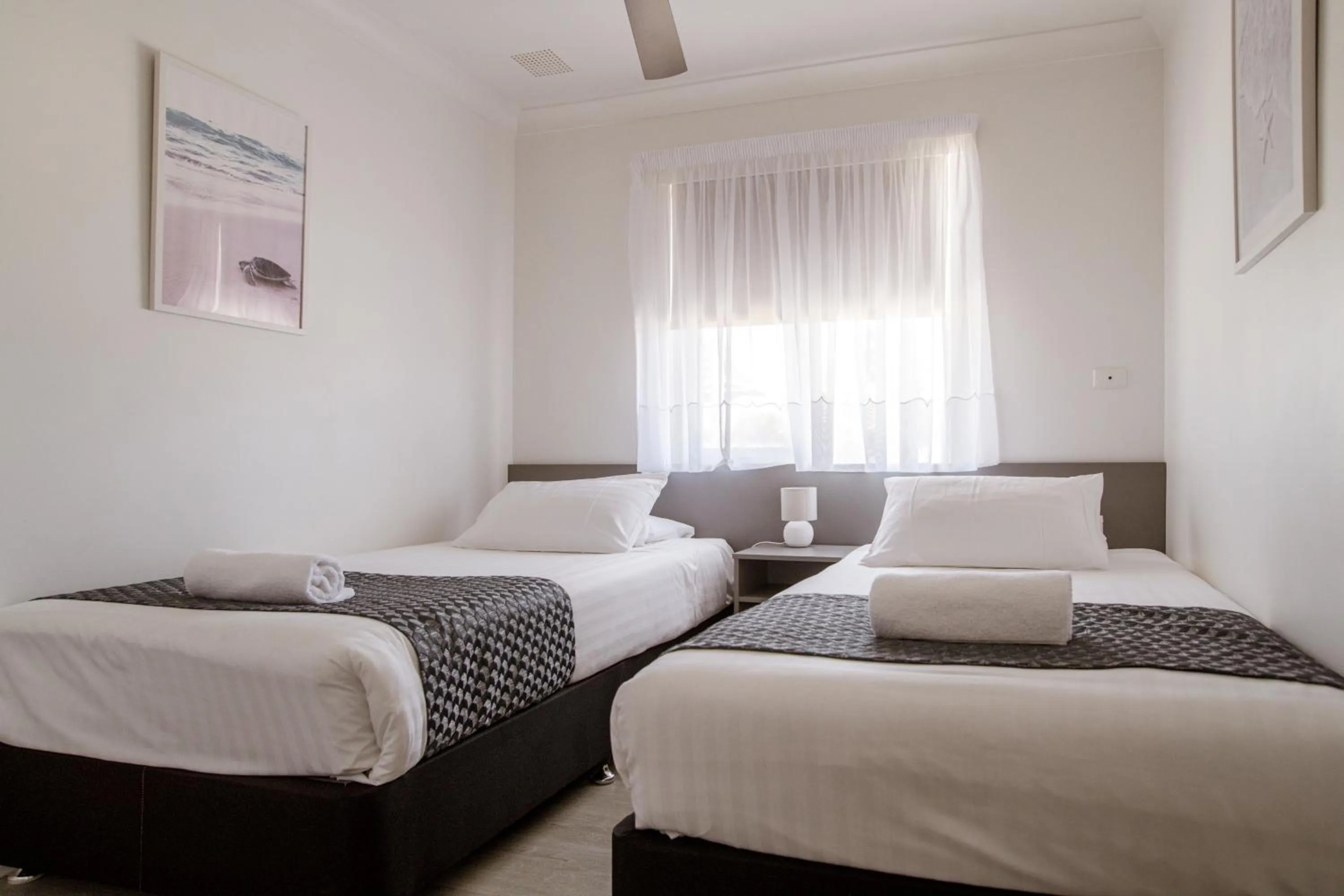 Bed in Bayview Motel