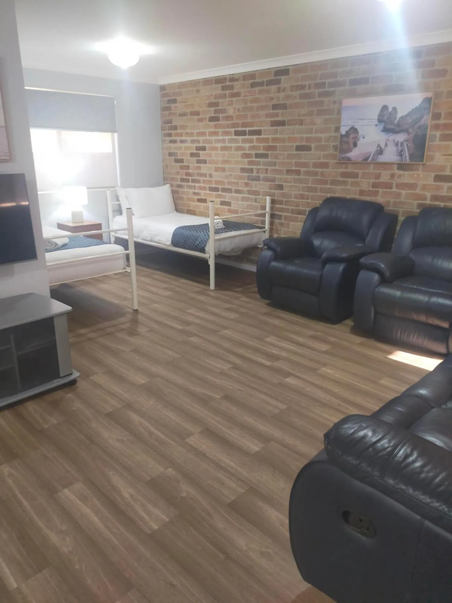 Living room in Bayview Motel