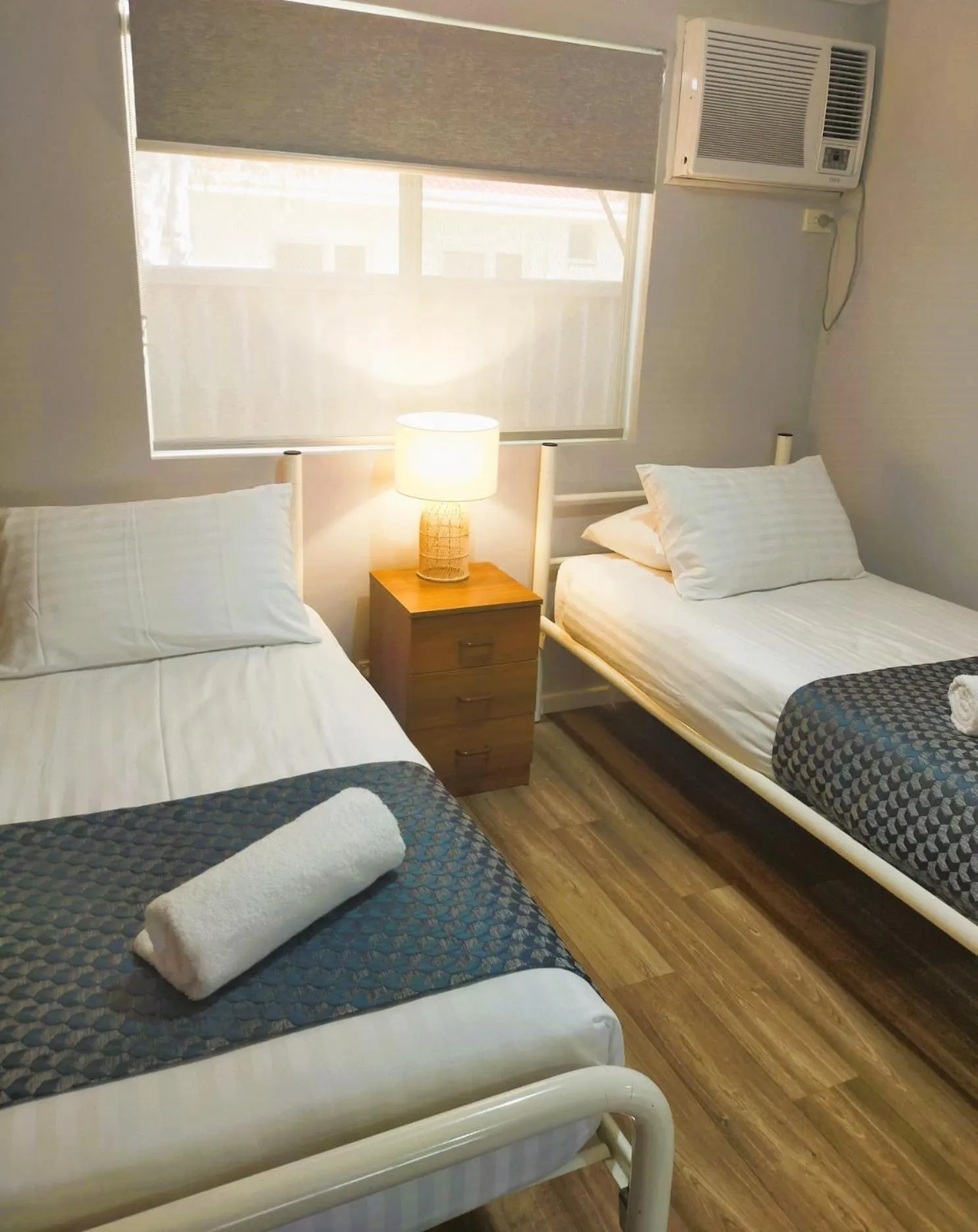 Bed in Bayview Motel