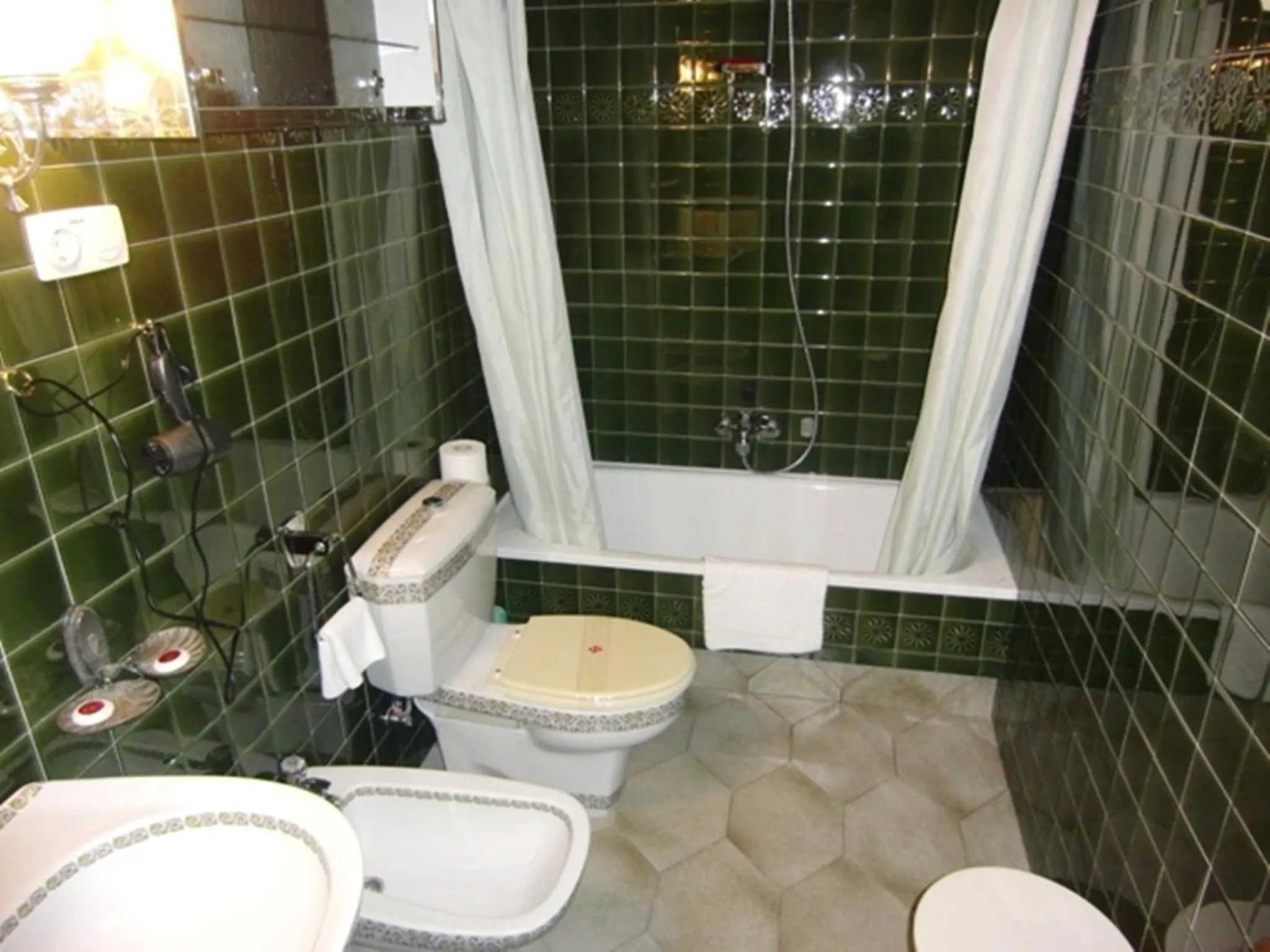 Bathroom in Hotel Galicia