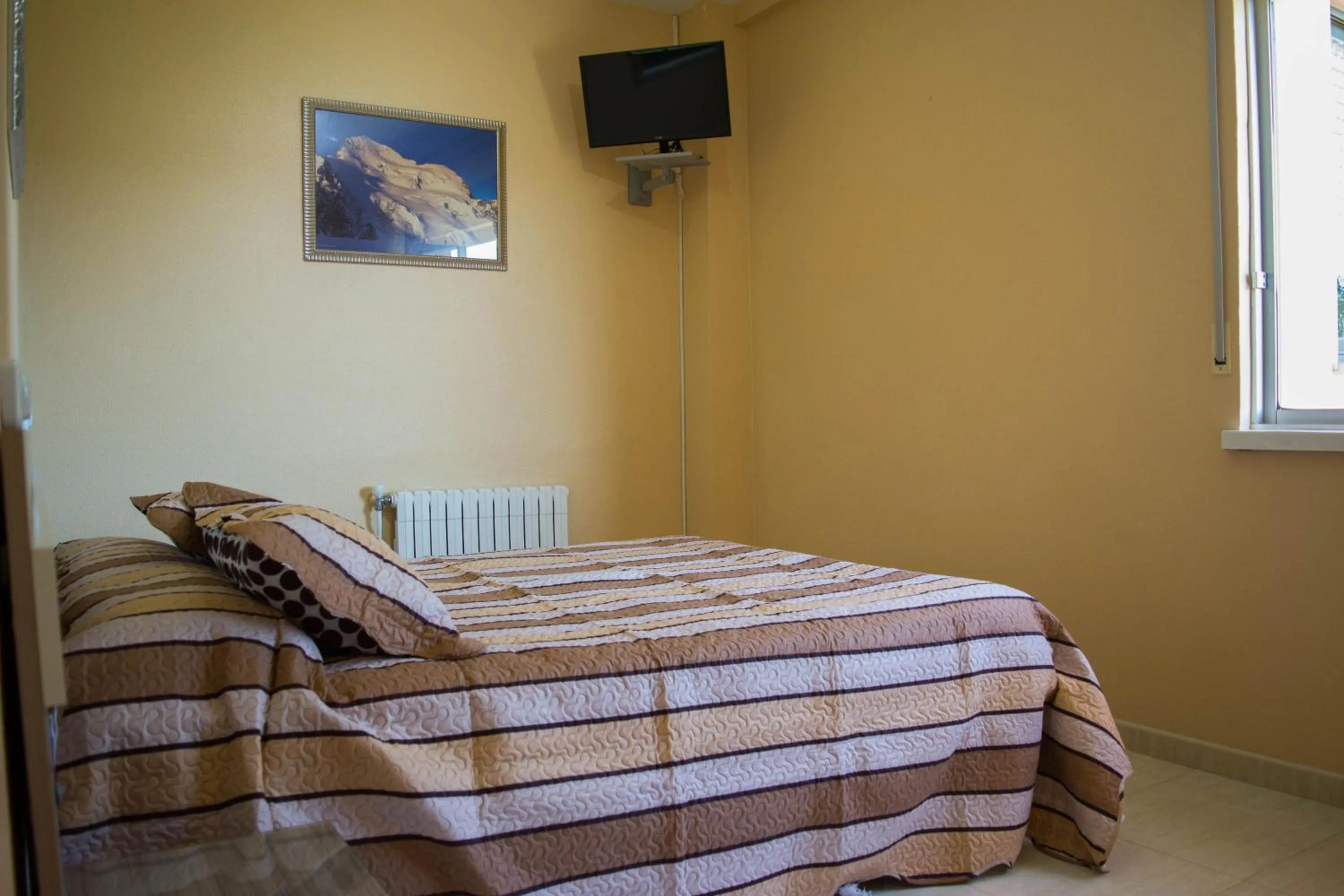 Photo of the whole room in Hotel Galicia