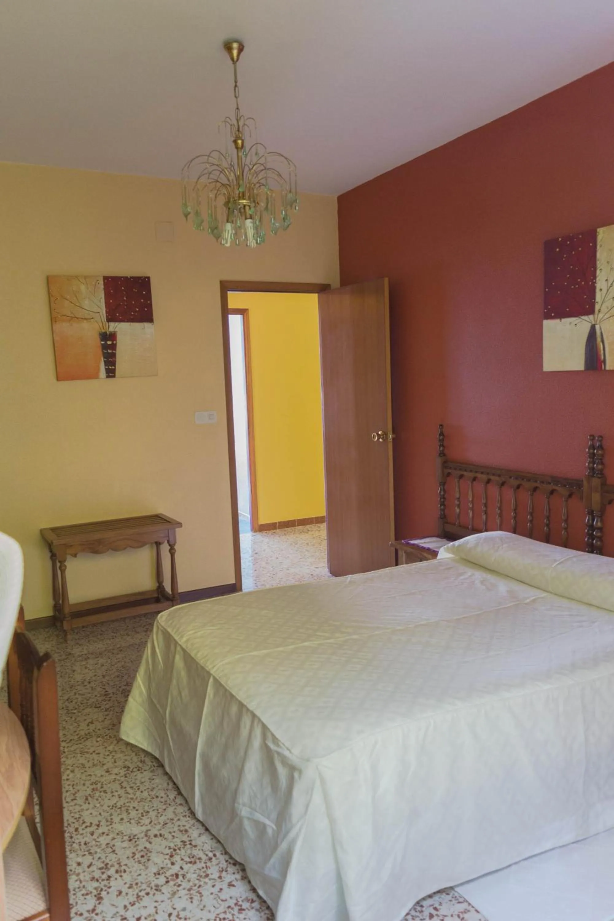 Photo of the whole room in Hotel Galicia