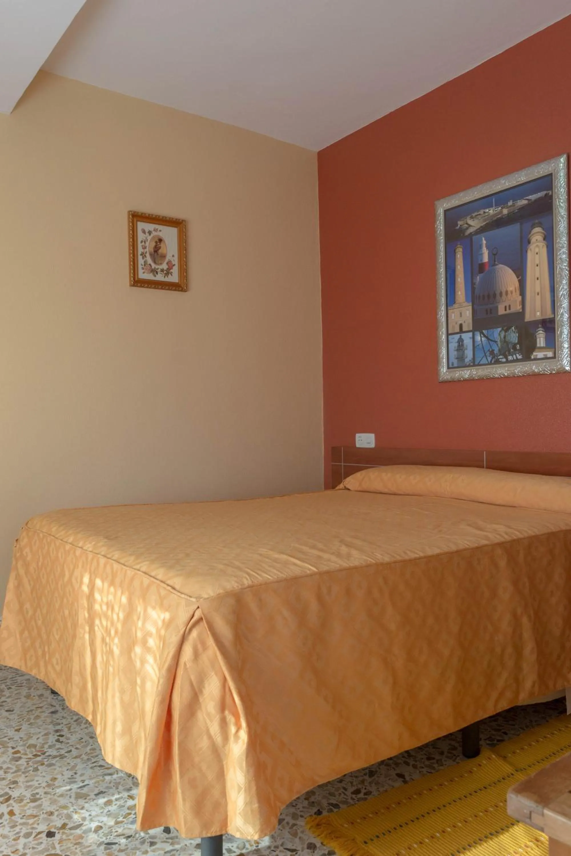 Photo of the whole room in Hotel Galicia