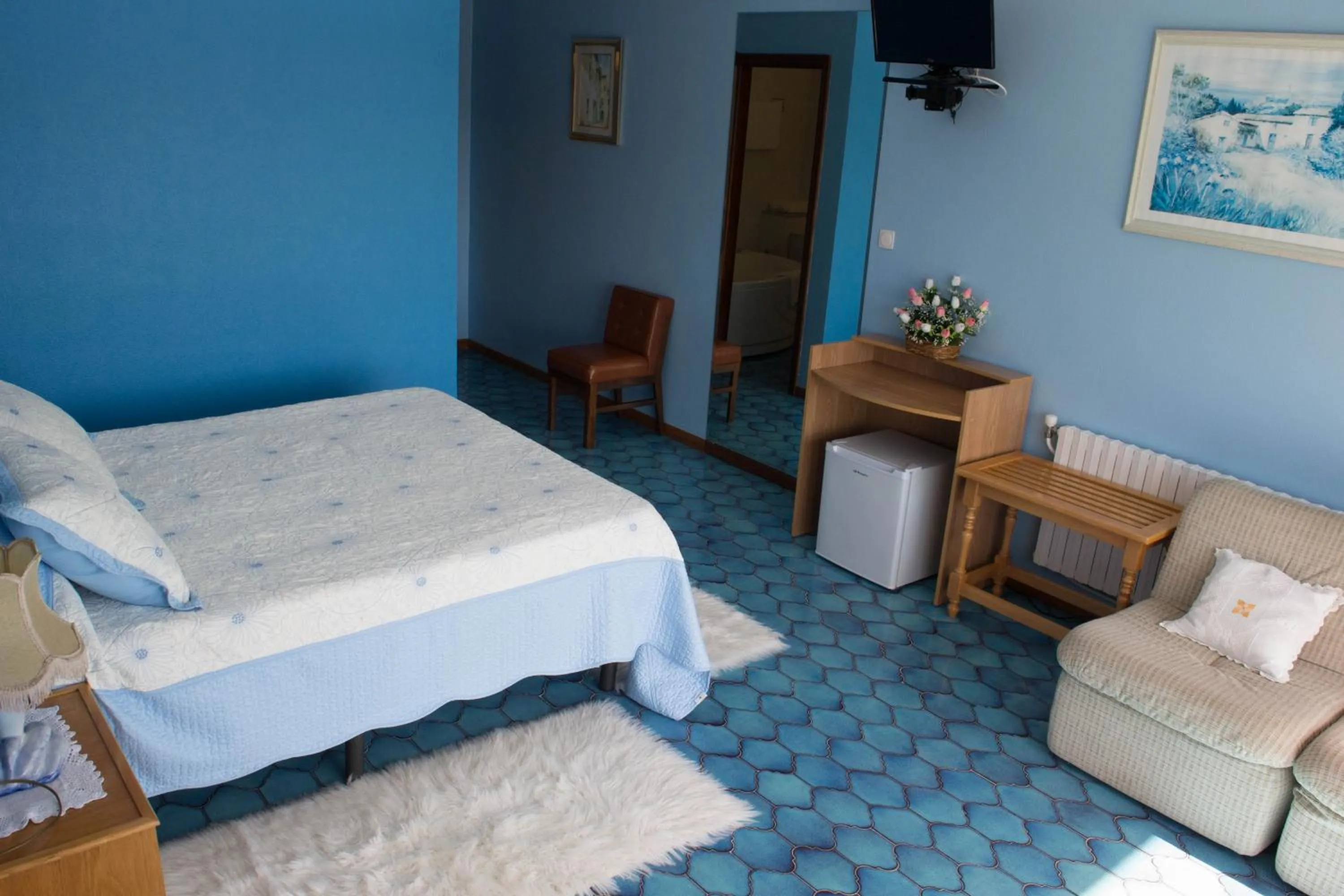 Photo of the whole room in Hotel Galicia