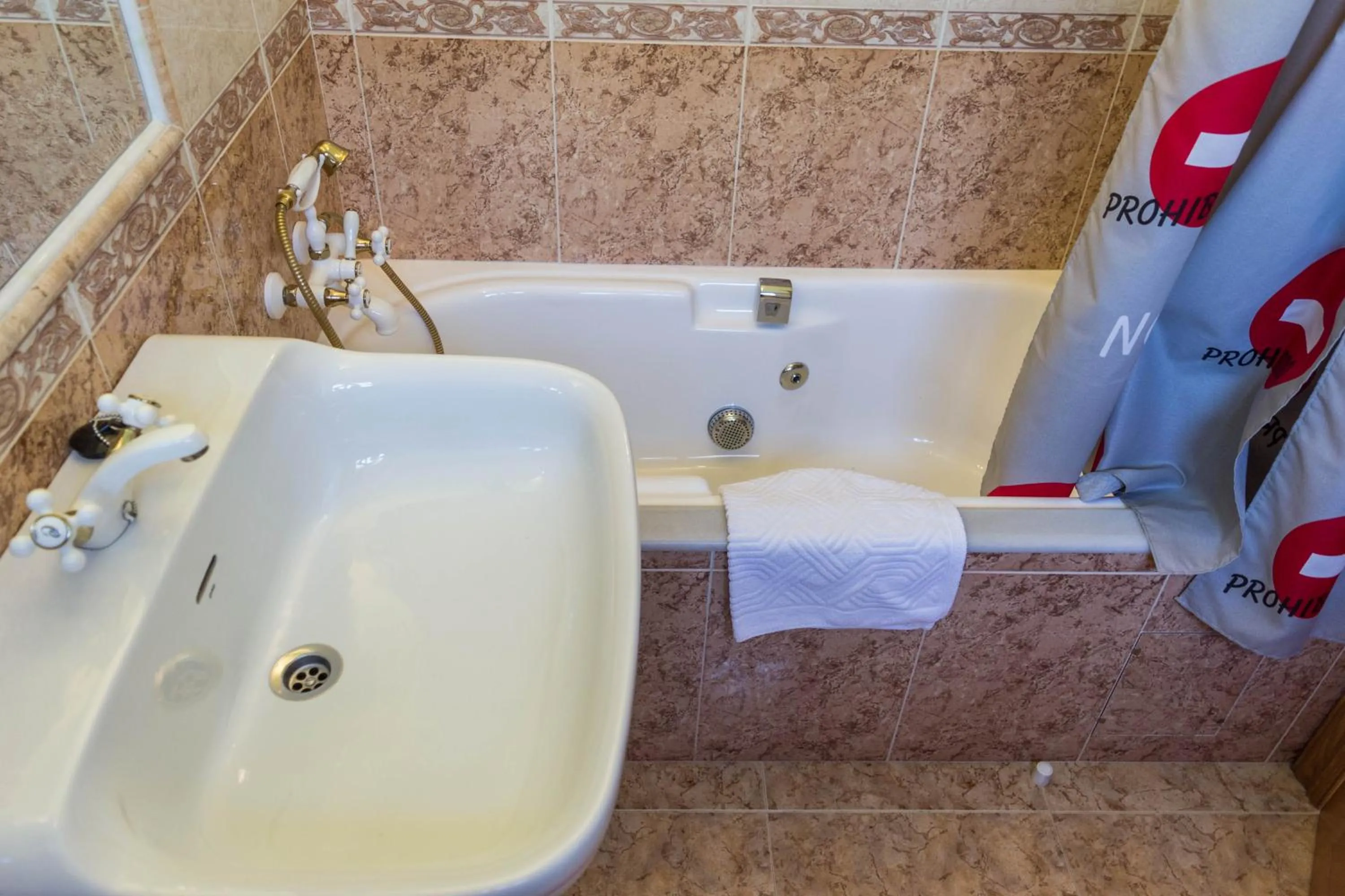 Bathroom in Hotel Galicia