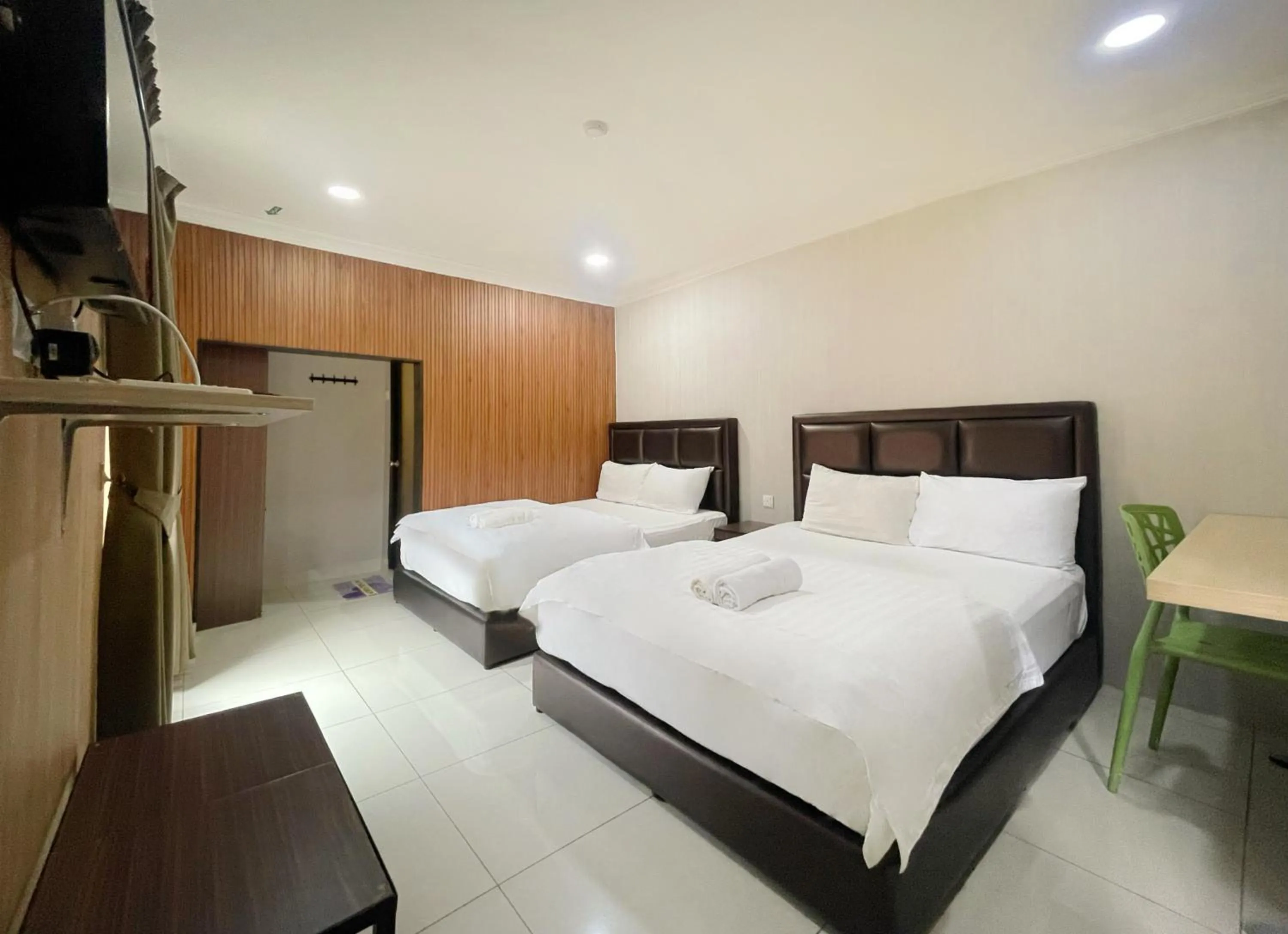 Bed in Hilltop Hotel Tanjung Malim