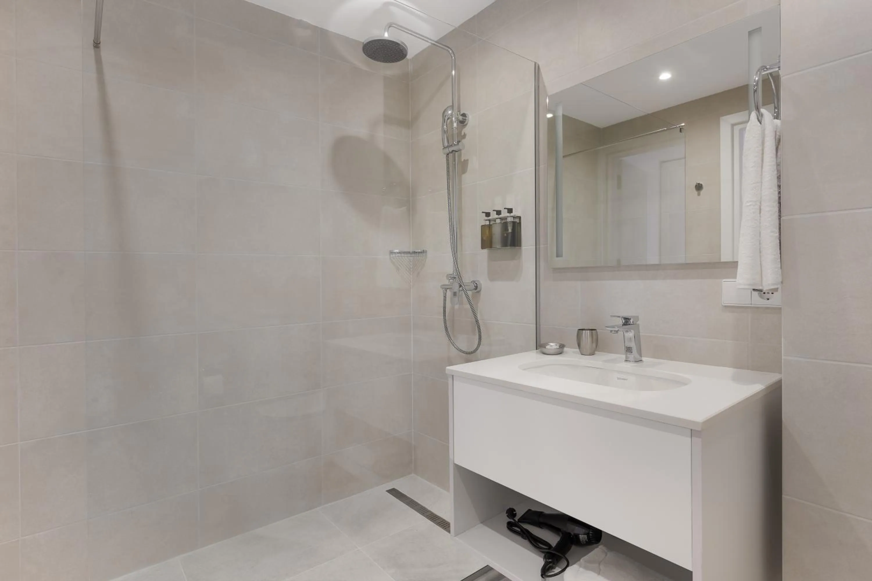 Shower in Boulevard Hotel Batumi