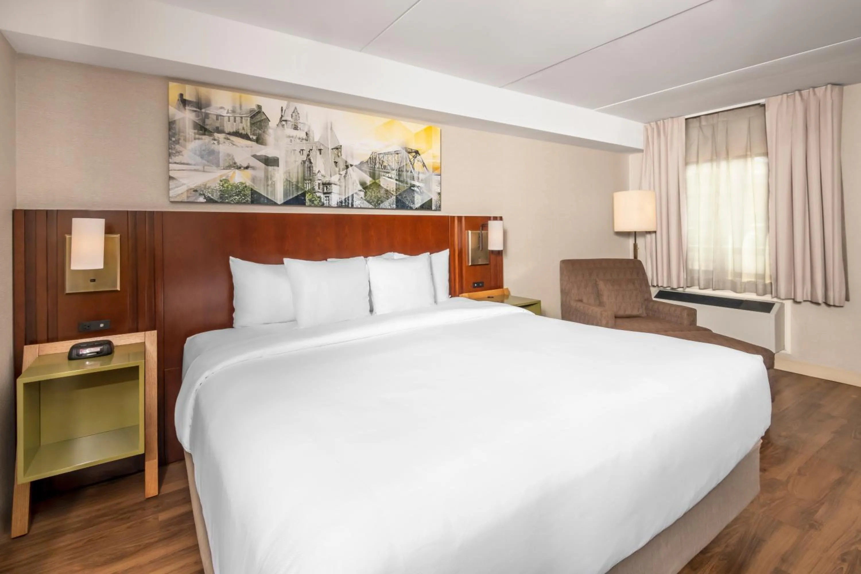 flat iron, Bed in Comfort Inn