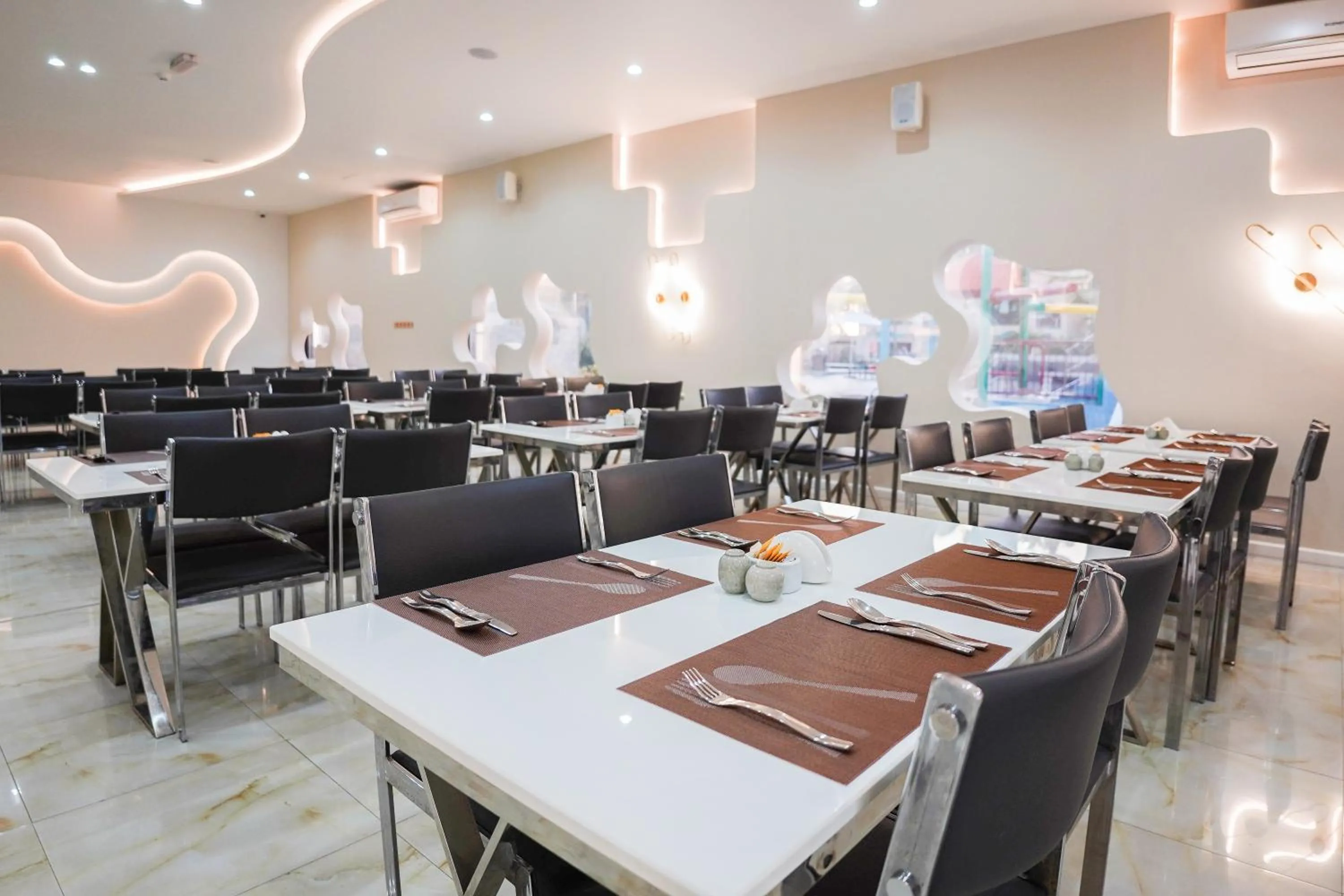 Restaurant/places to eat in Palma Beach Resort & Spa