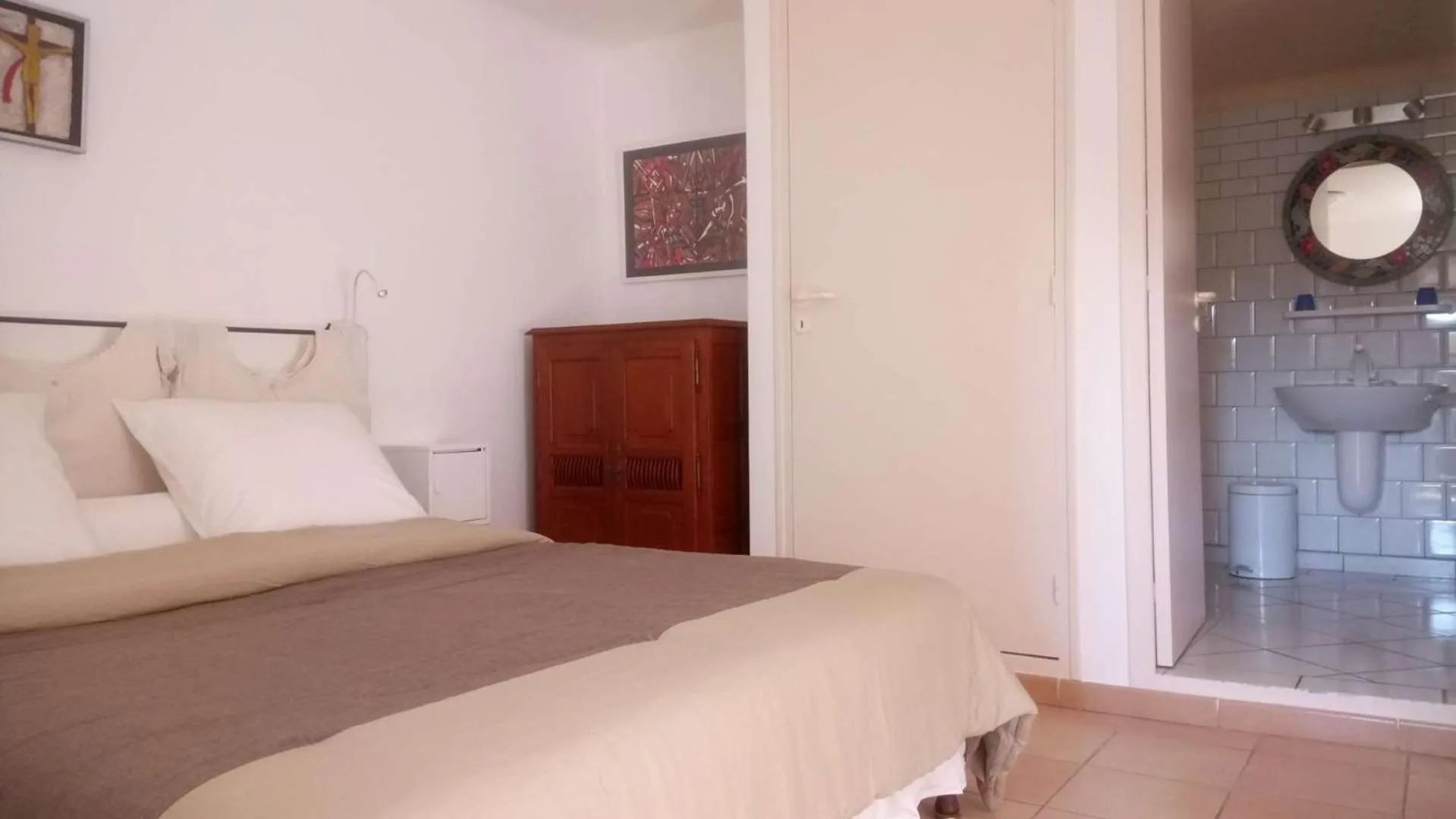 Bedroom, Bed in La Radassière