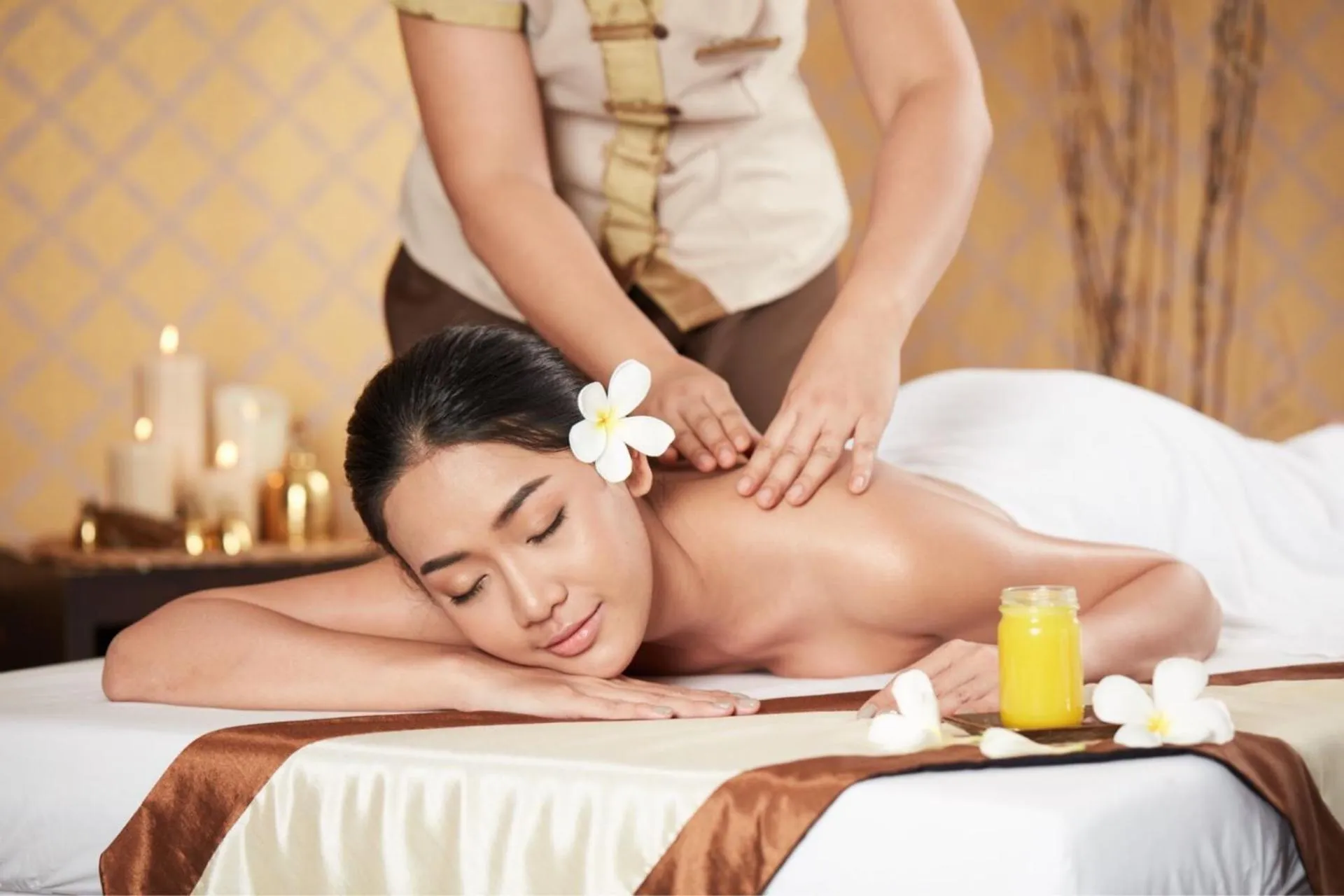 Massage in Divalux Resort & Spa Bangkok, Suvarnabhumi Airport-Free Shuttle