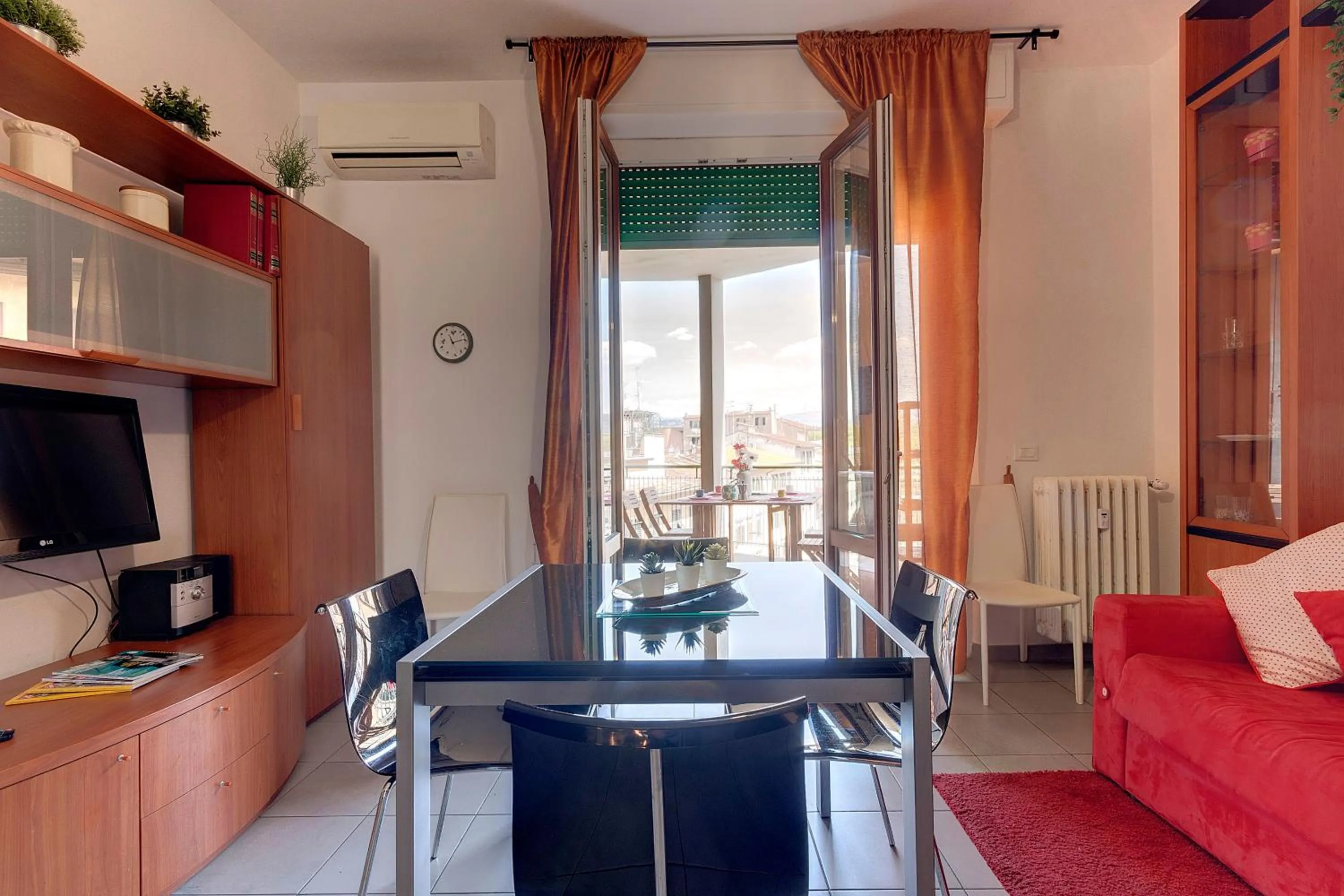 Living room in Binario9 Terrace Apartment by Mamo Florence