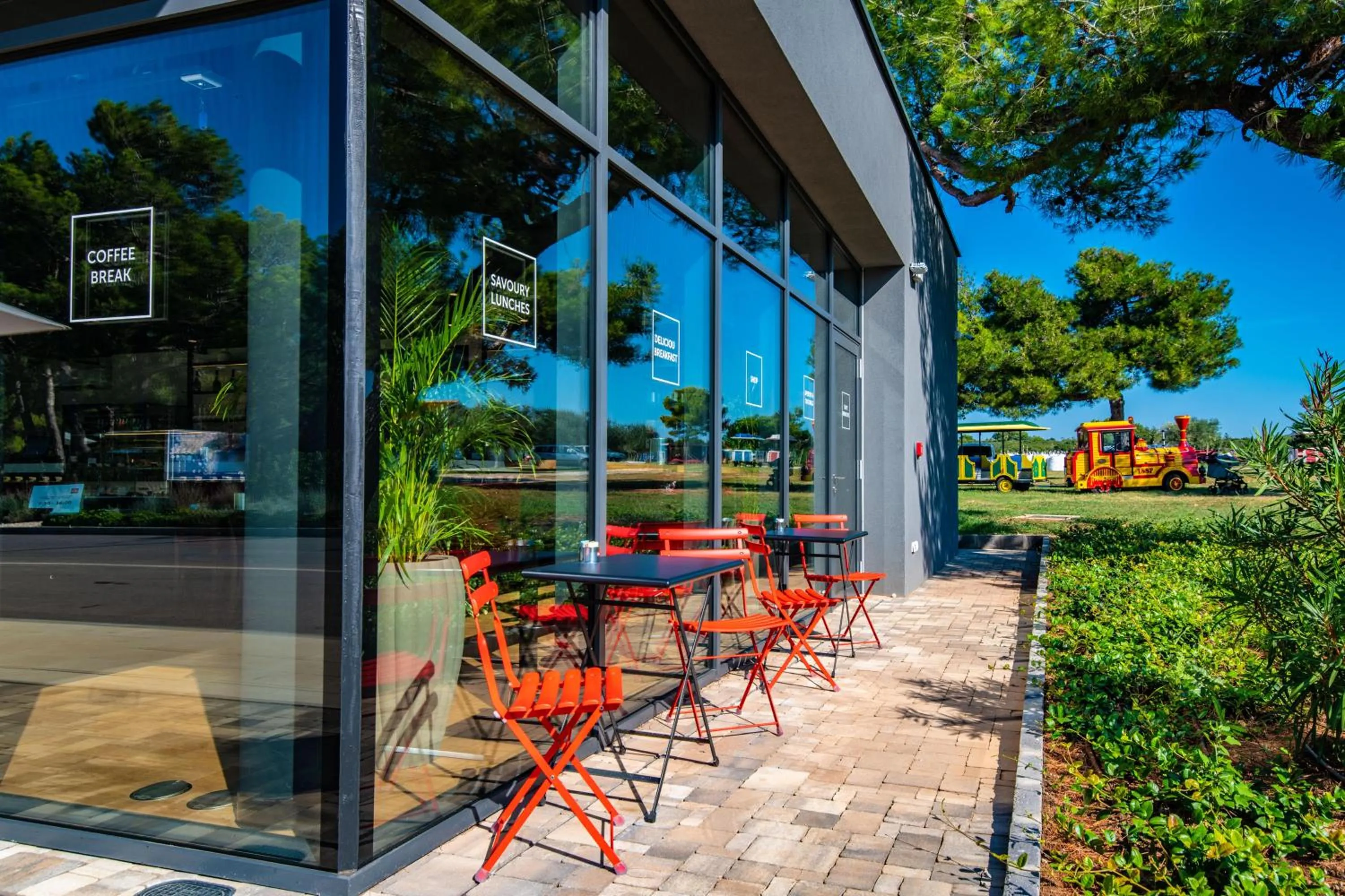 Lounge or bar in Arena Grand Kazela Camping Homes