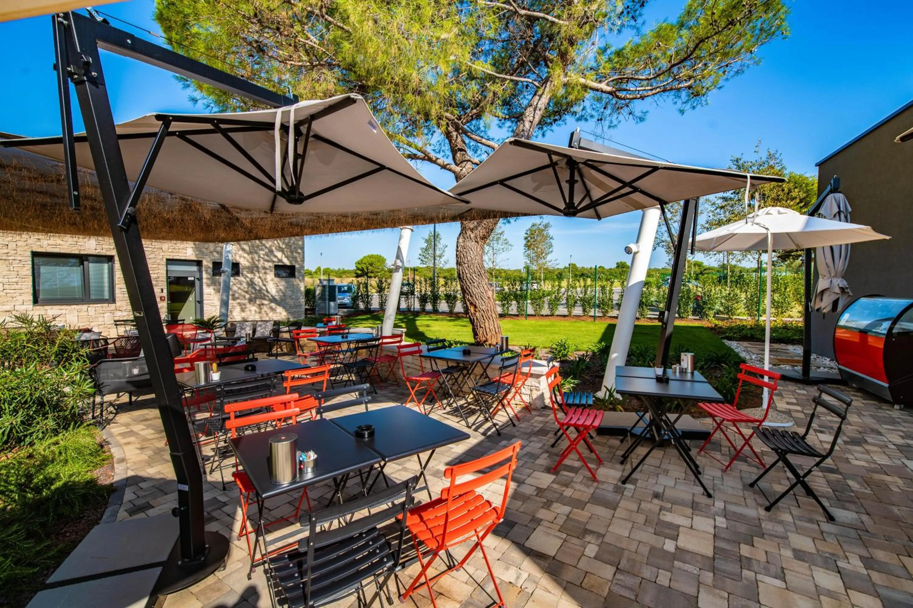 Lounge or bar in Arena Grand Kazela Camping Homes