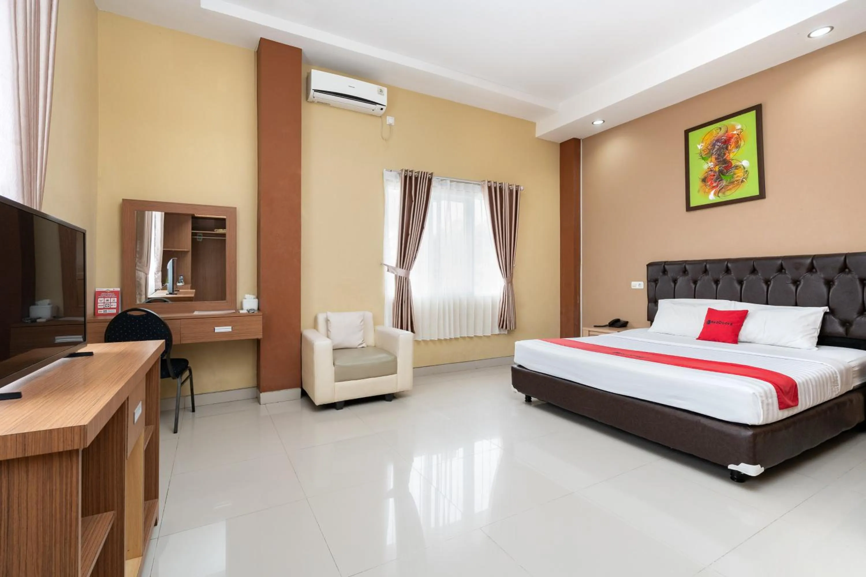 Bedroom, Bed in RedDoorz near Islamic Center Samarinda