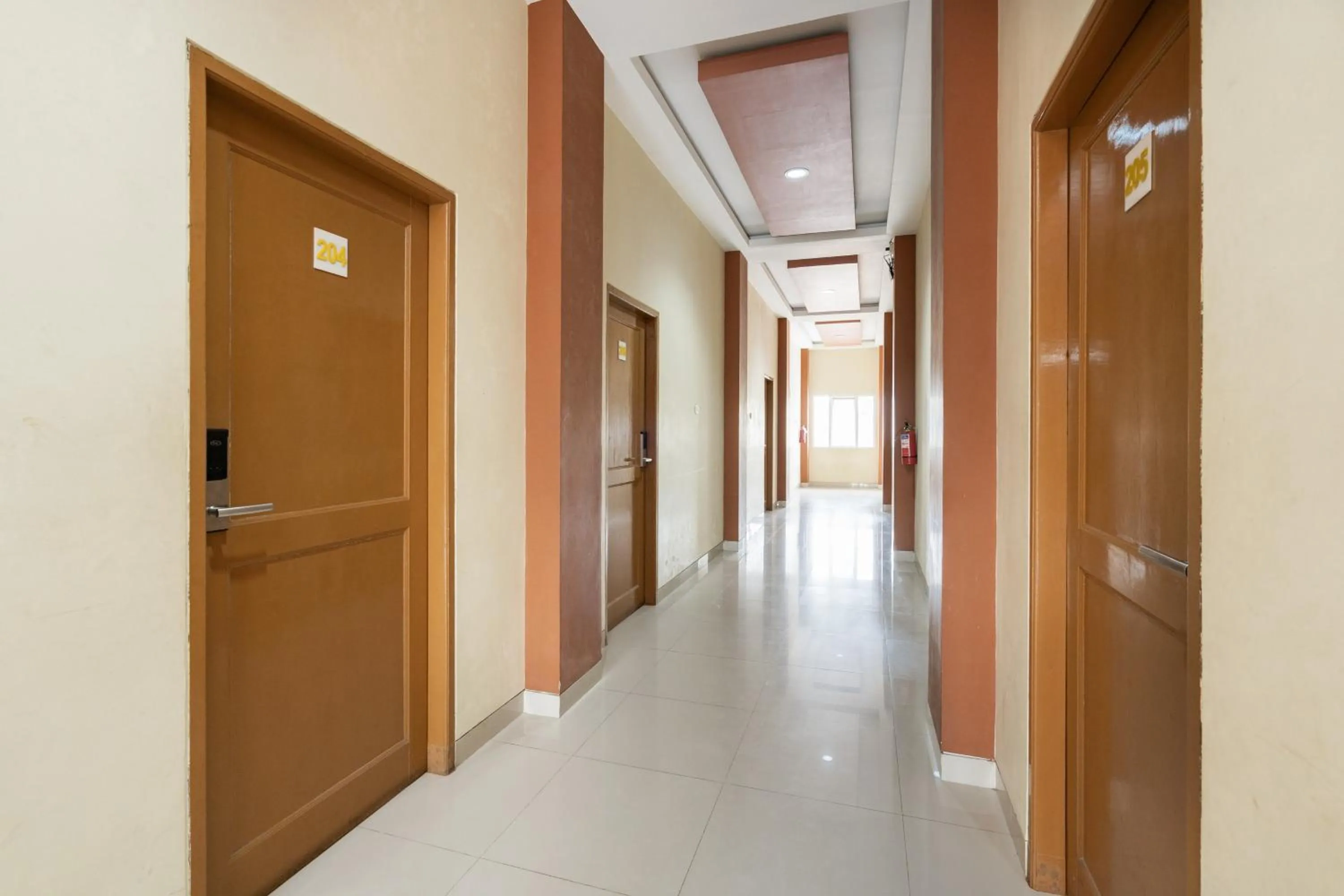 Property building in RedDoorz near Islamic Center Samarinda