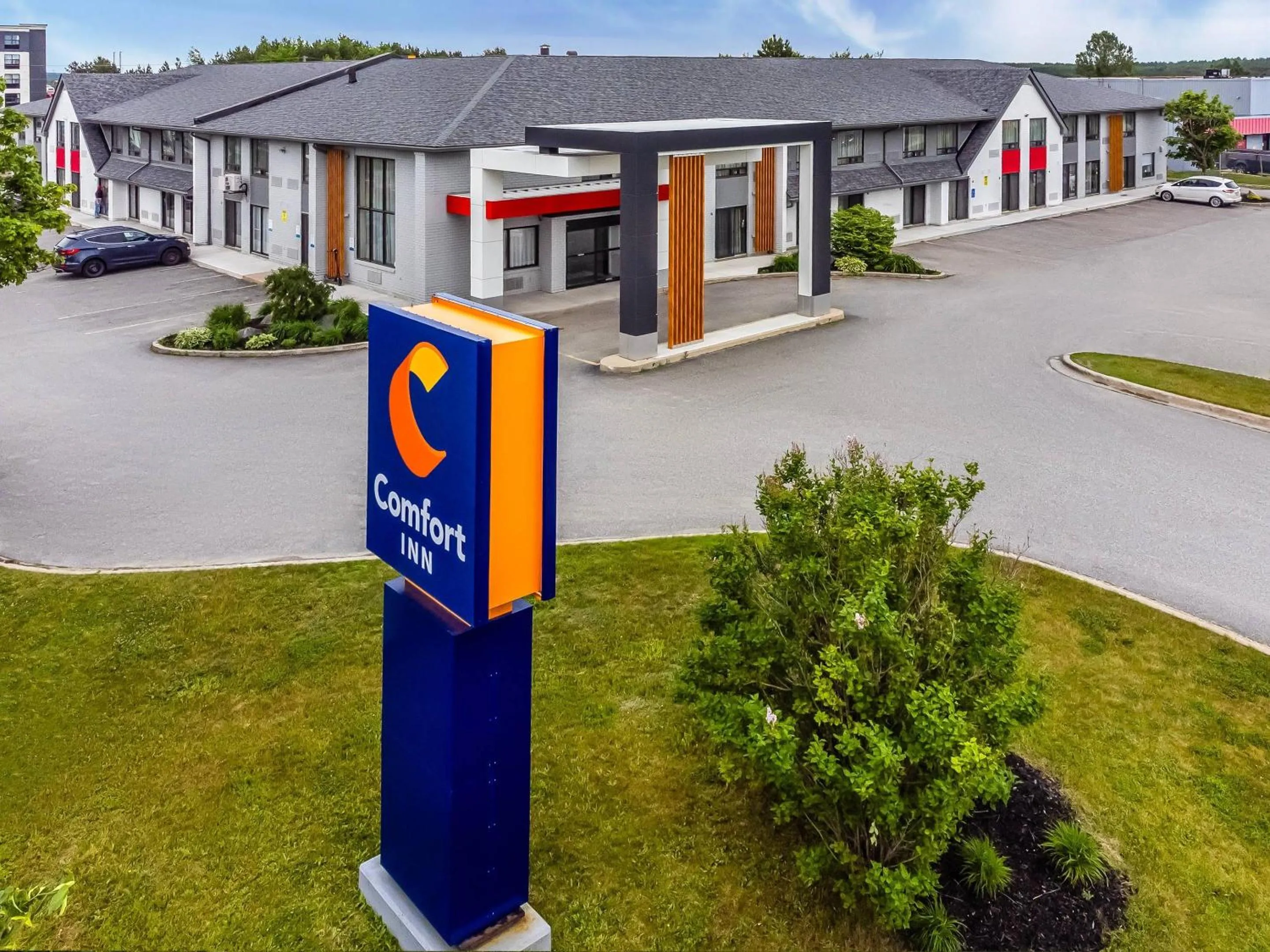 Property building in Comfort Inn East