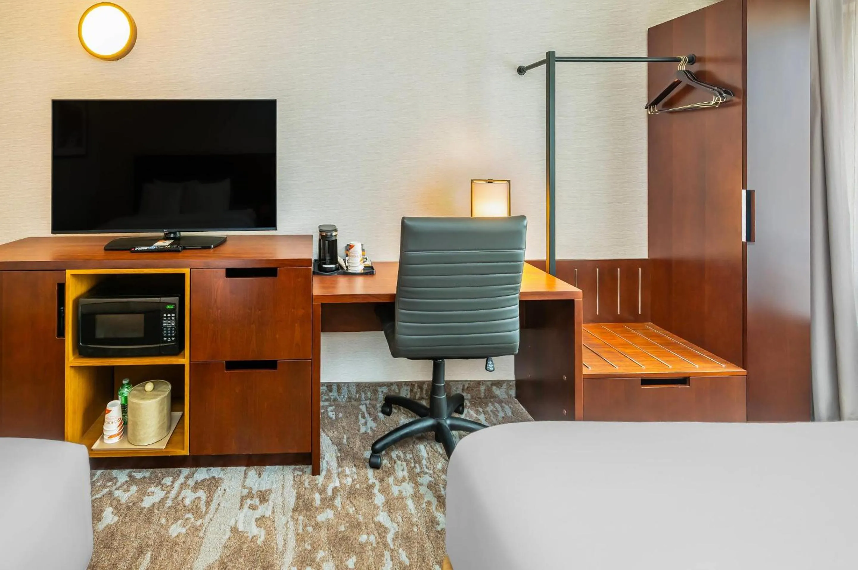 Bedroom in Comfort Inn East