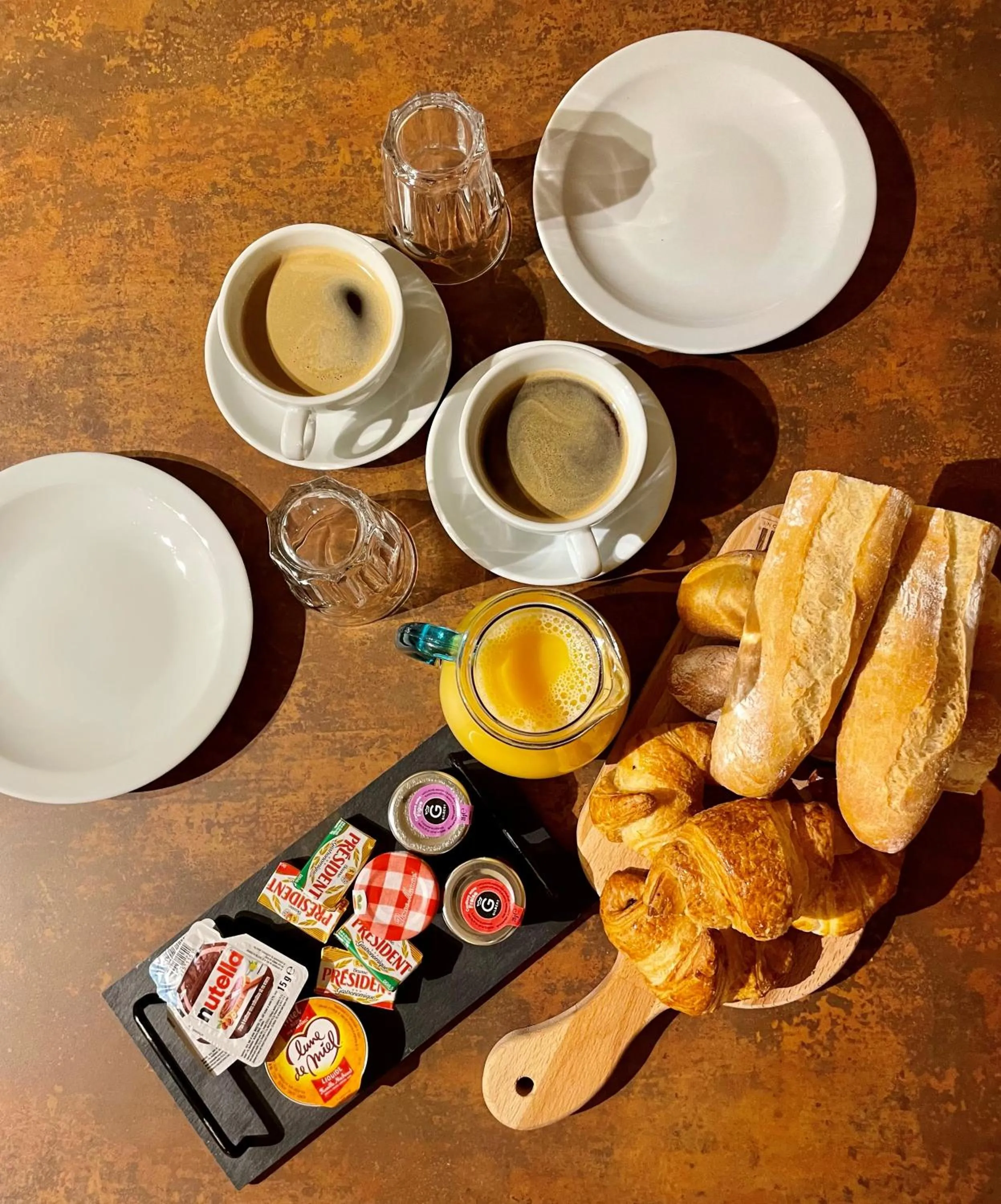 Breakfast in La Maison Verneuil