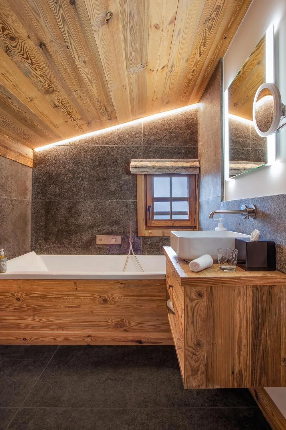 Shower in Armancette - The Leading Hotels of the World