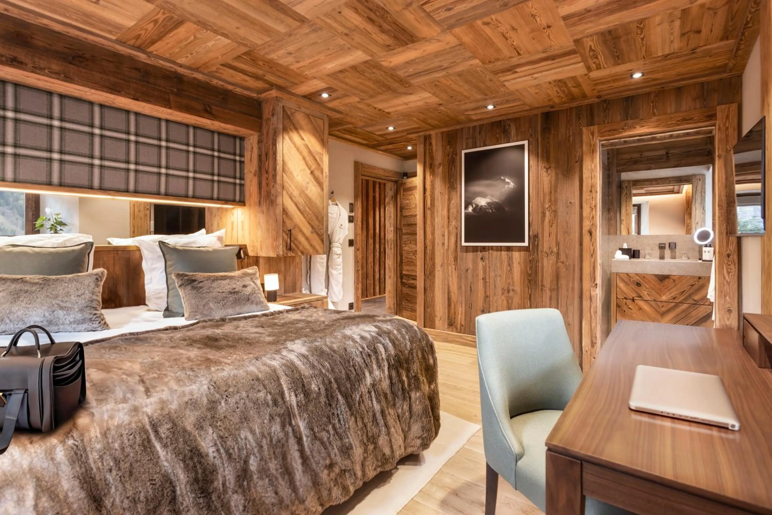 Photo of the whole room, Bed in Armancette - The Leading Hotels of the World