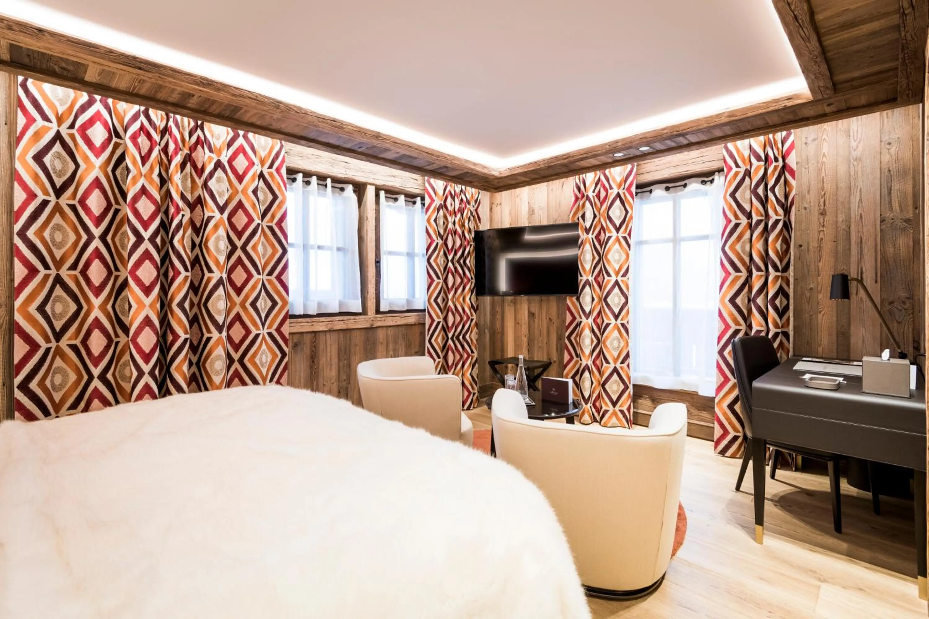 Photo of the whole room, Bed in Armancette - The Leading Hotels of the World