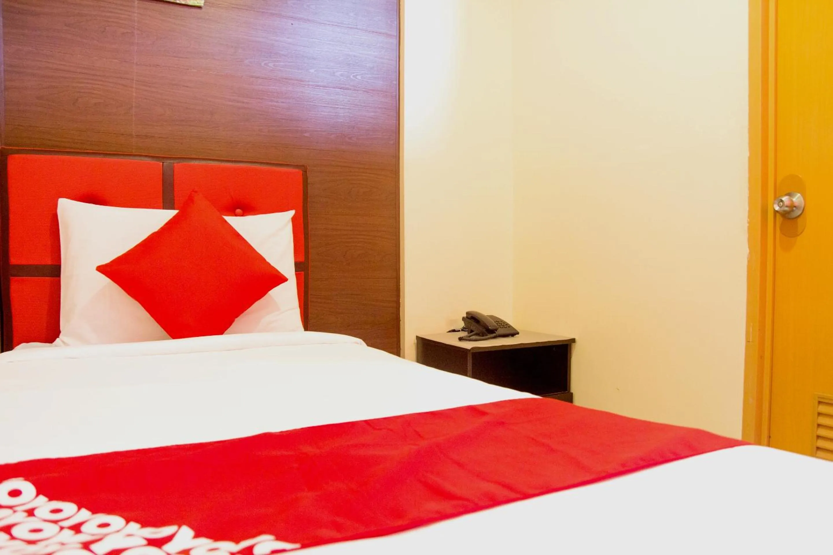 Bedroom in OYO 153 Espacio de Clarita Hometel