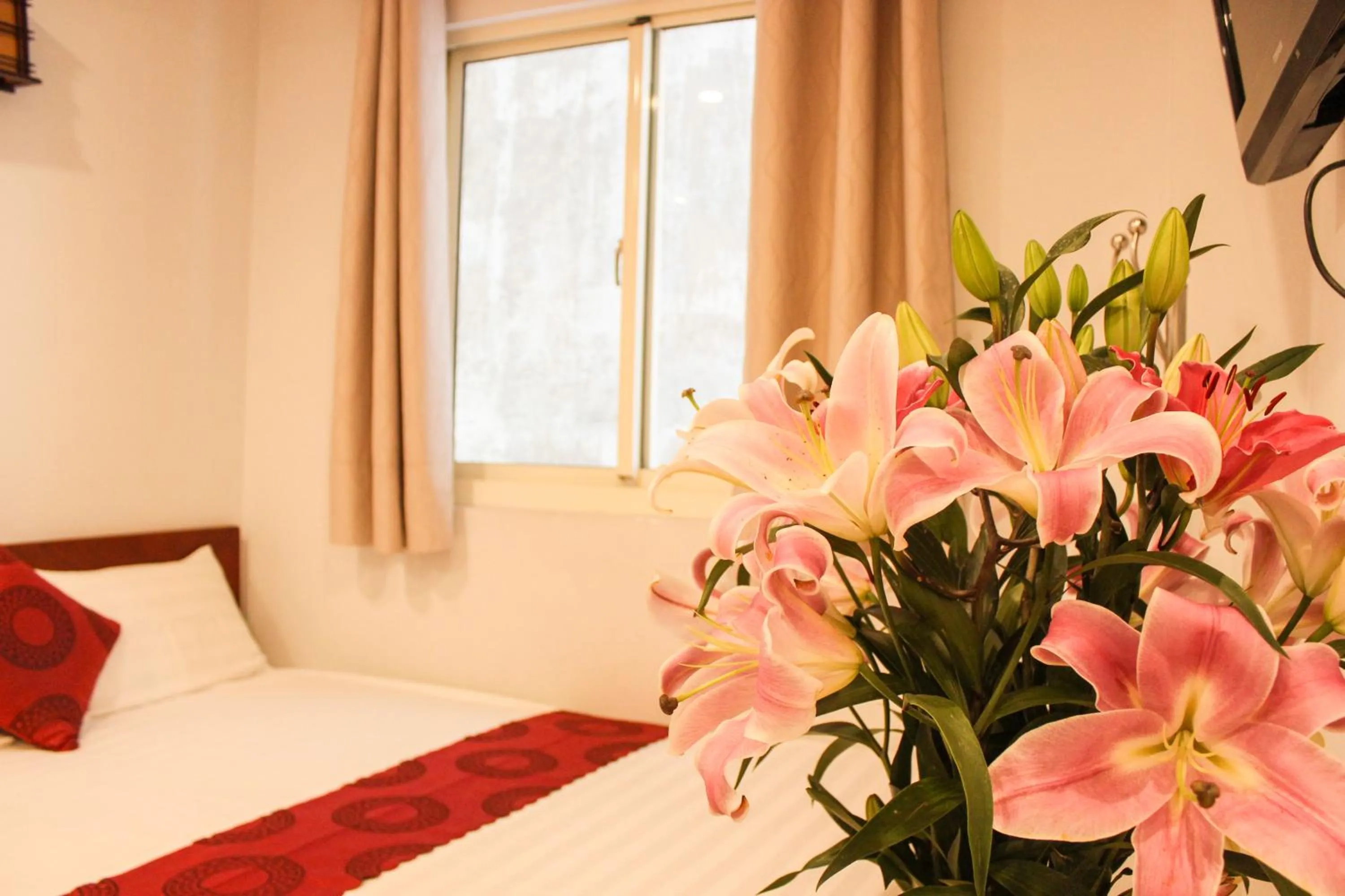 Photo of the whole room, Bed in Sao Nam Hotel - Bui Vien Walking Street