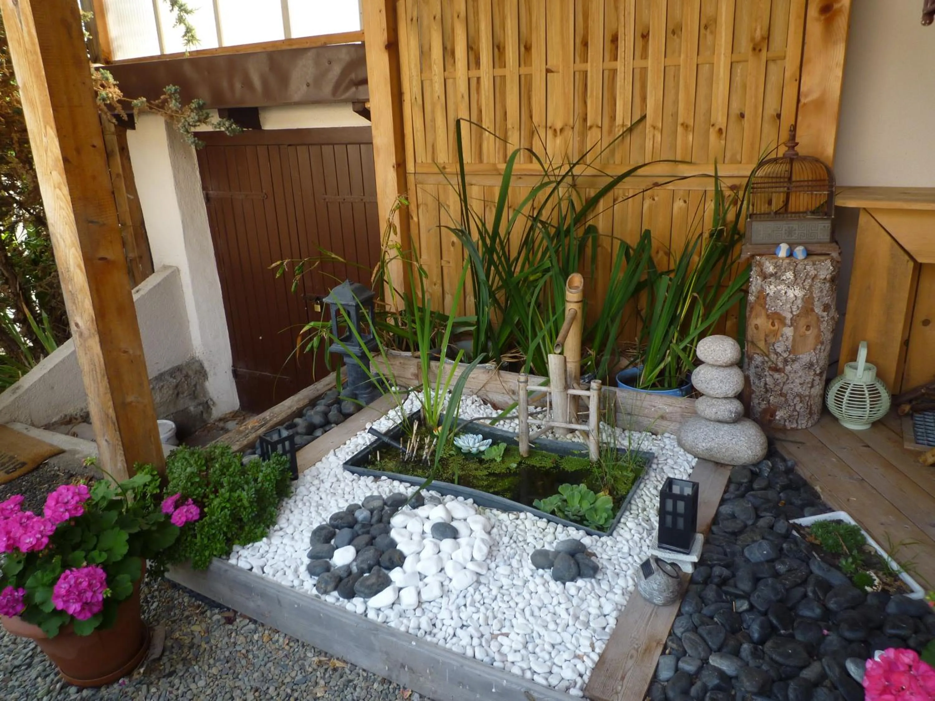 Facade/entrance in Gîte La Charmaie