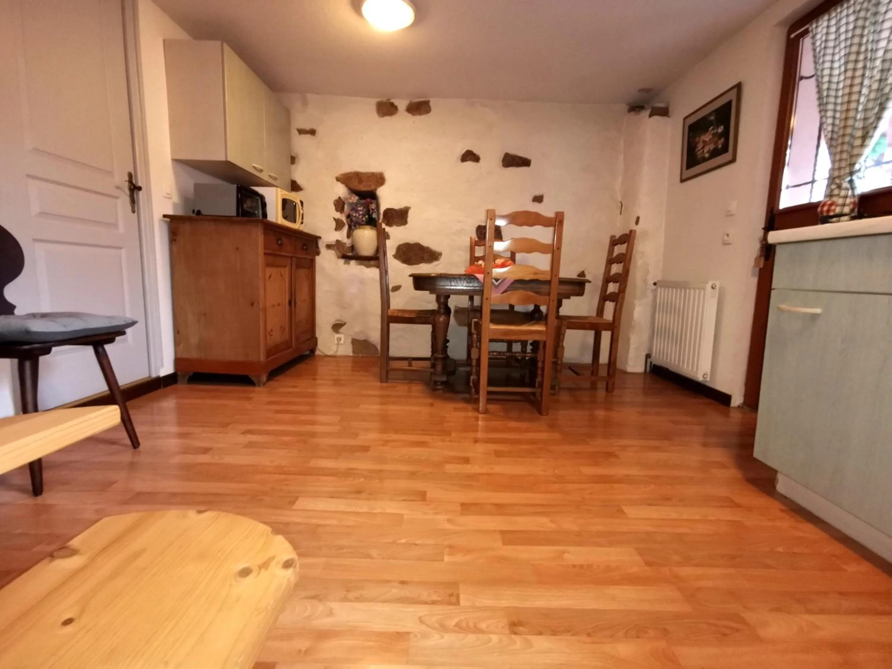 Dining area in Gîte La Charmaie