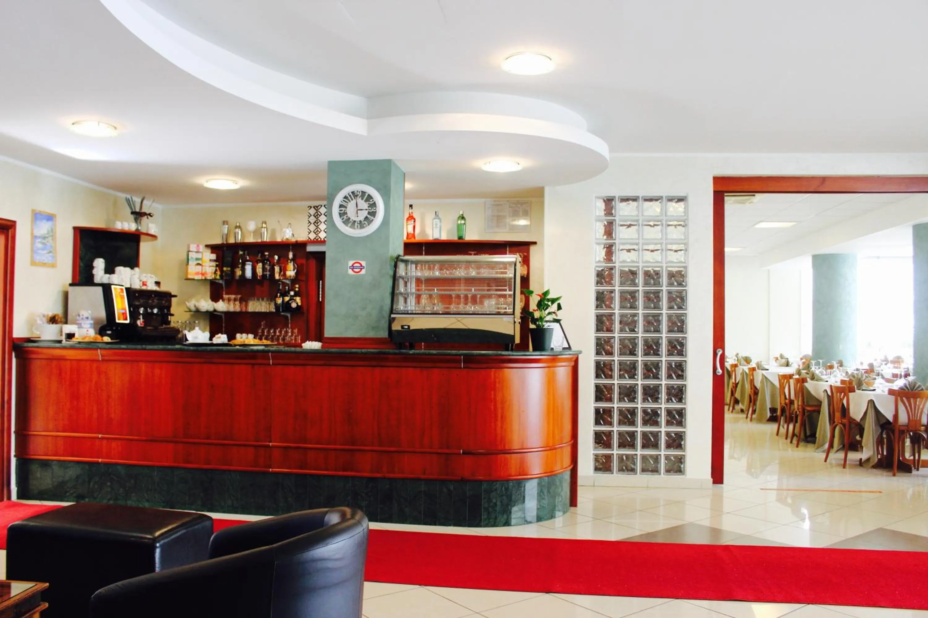 Restaurant/places to eat in Blue Hotel