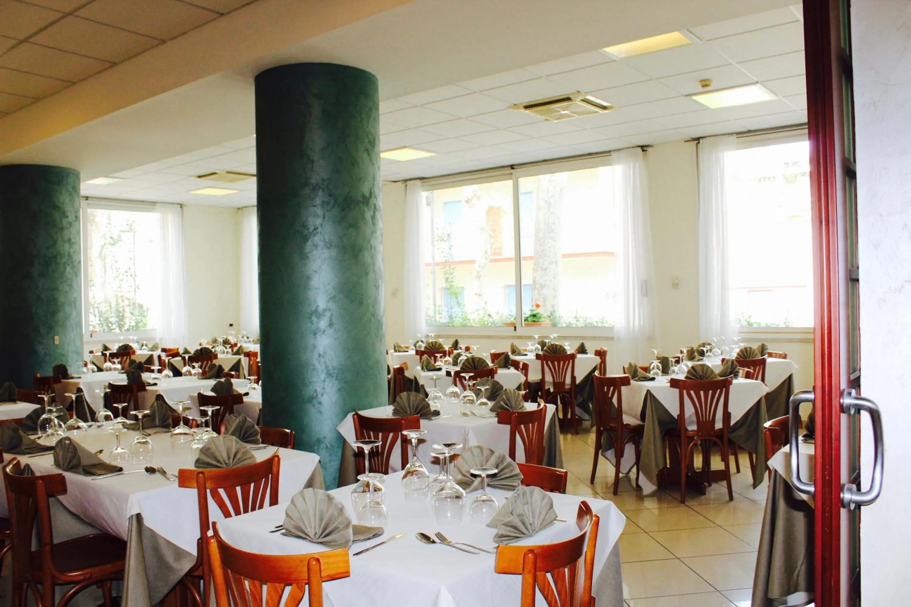 Restaurant/places to eat in Blue Hotel