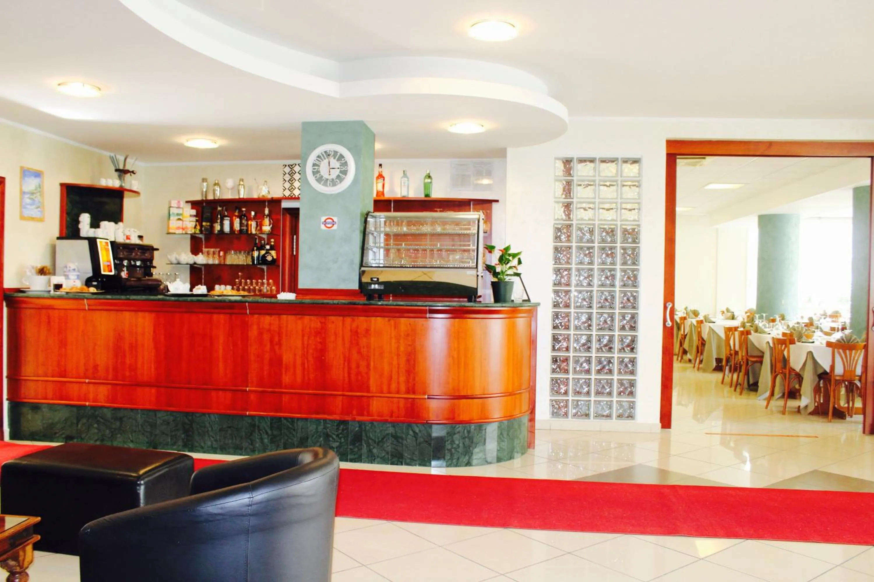 Restaurant/places to eat in Blue Hotel