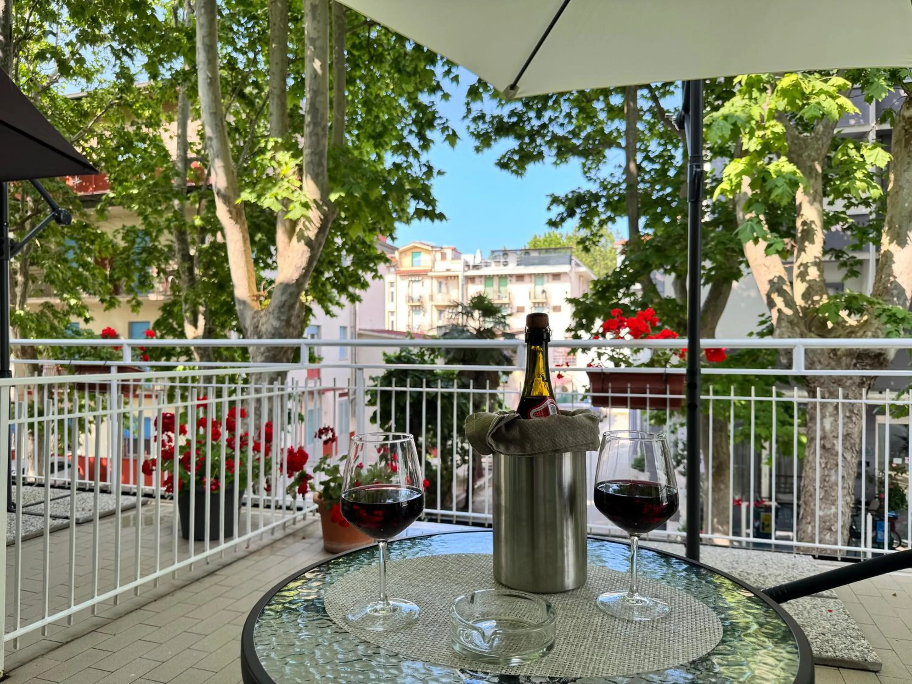 Balcony/Terrace in Blue Hotel