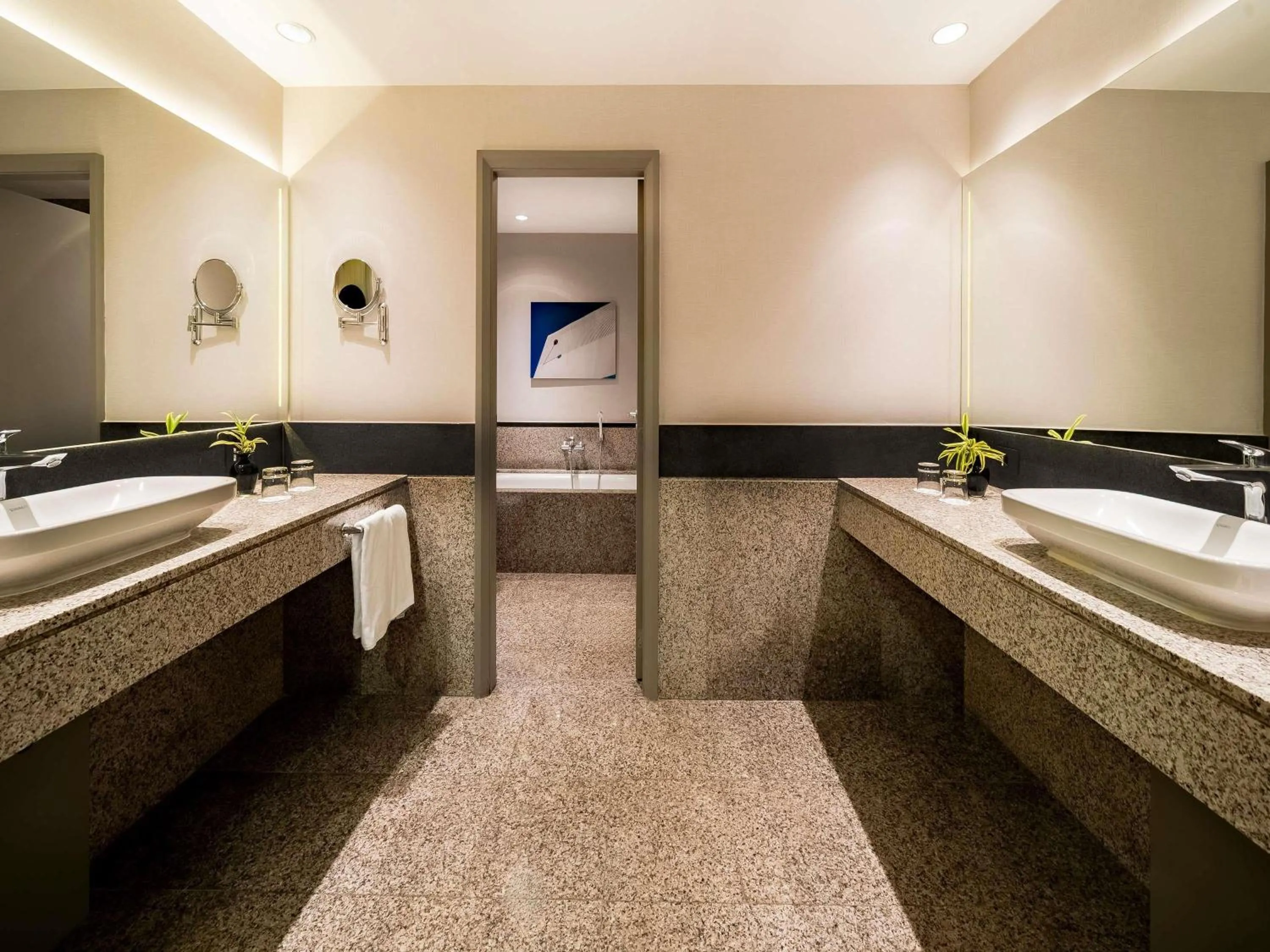 Bedroom in Pullman Sao Paulo Guarulhos Airport