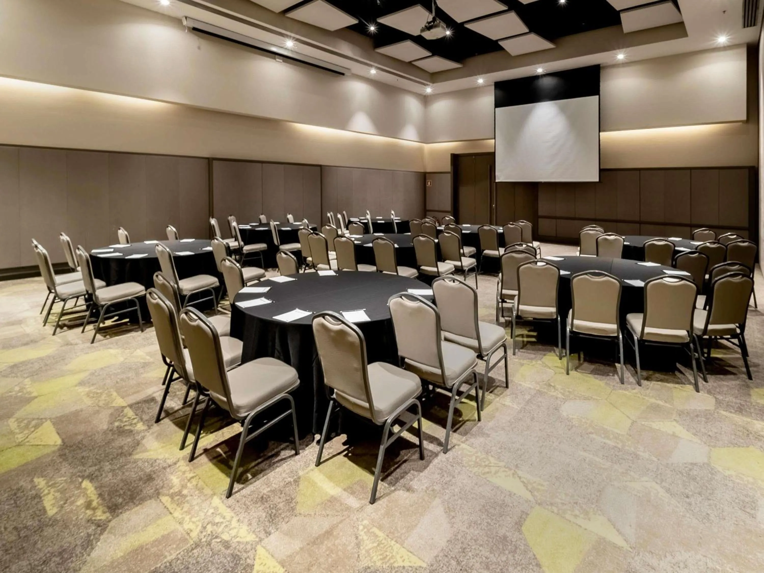 Meeting/conference room in Pullman Sao Paulo Guarulhos Airport