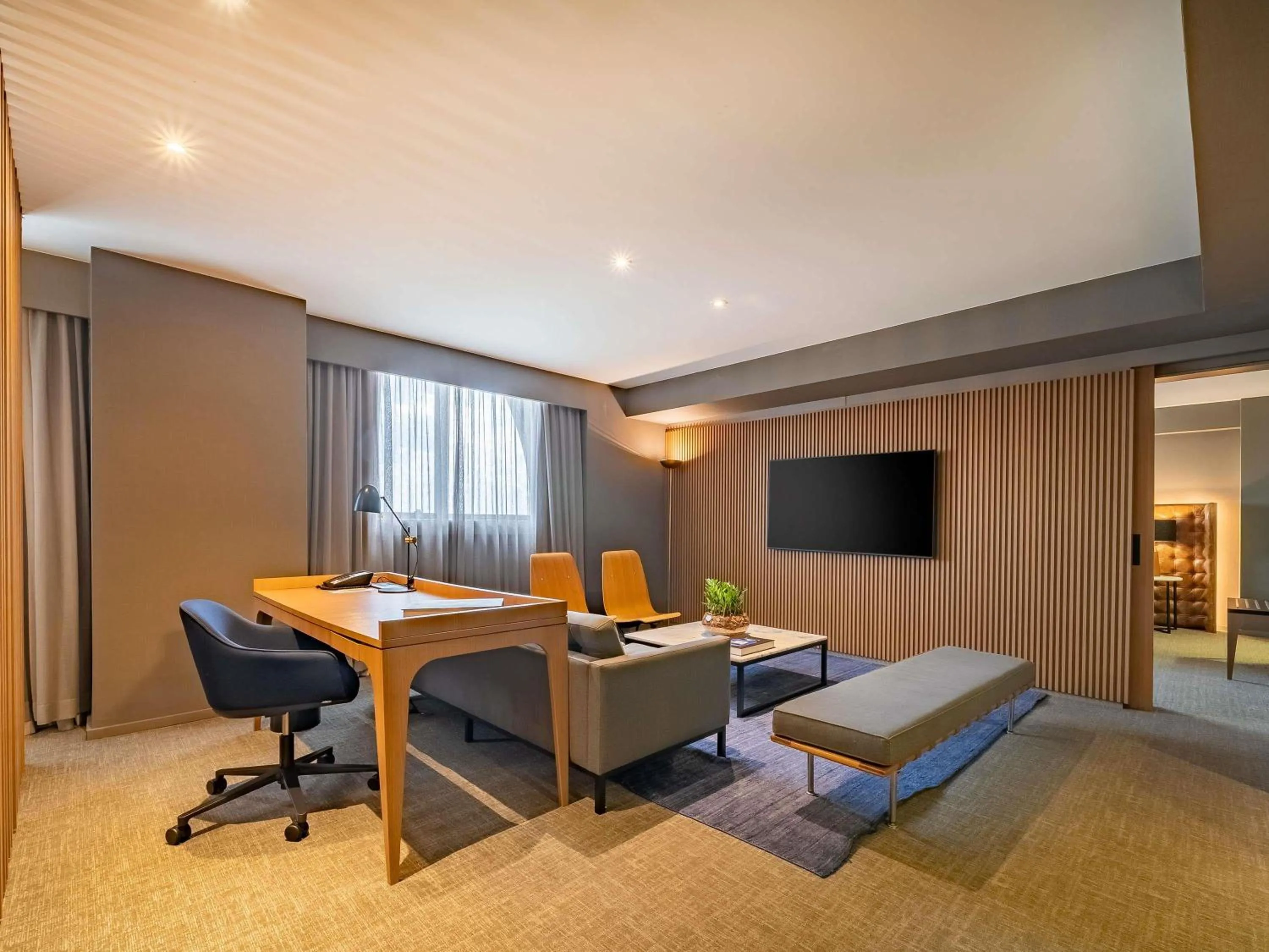 Photo of the whole room in Pullman Sao Paulo Guarulhos Airport