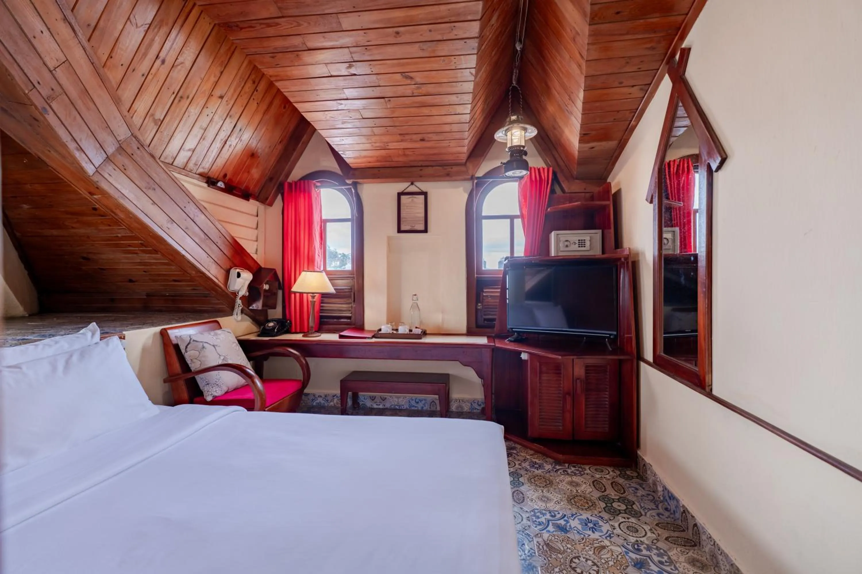 Bed in Saphir Dalat Hotel