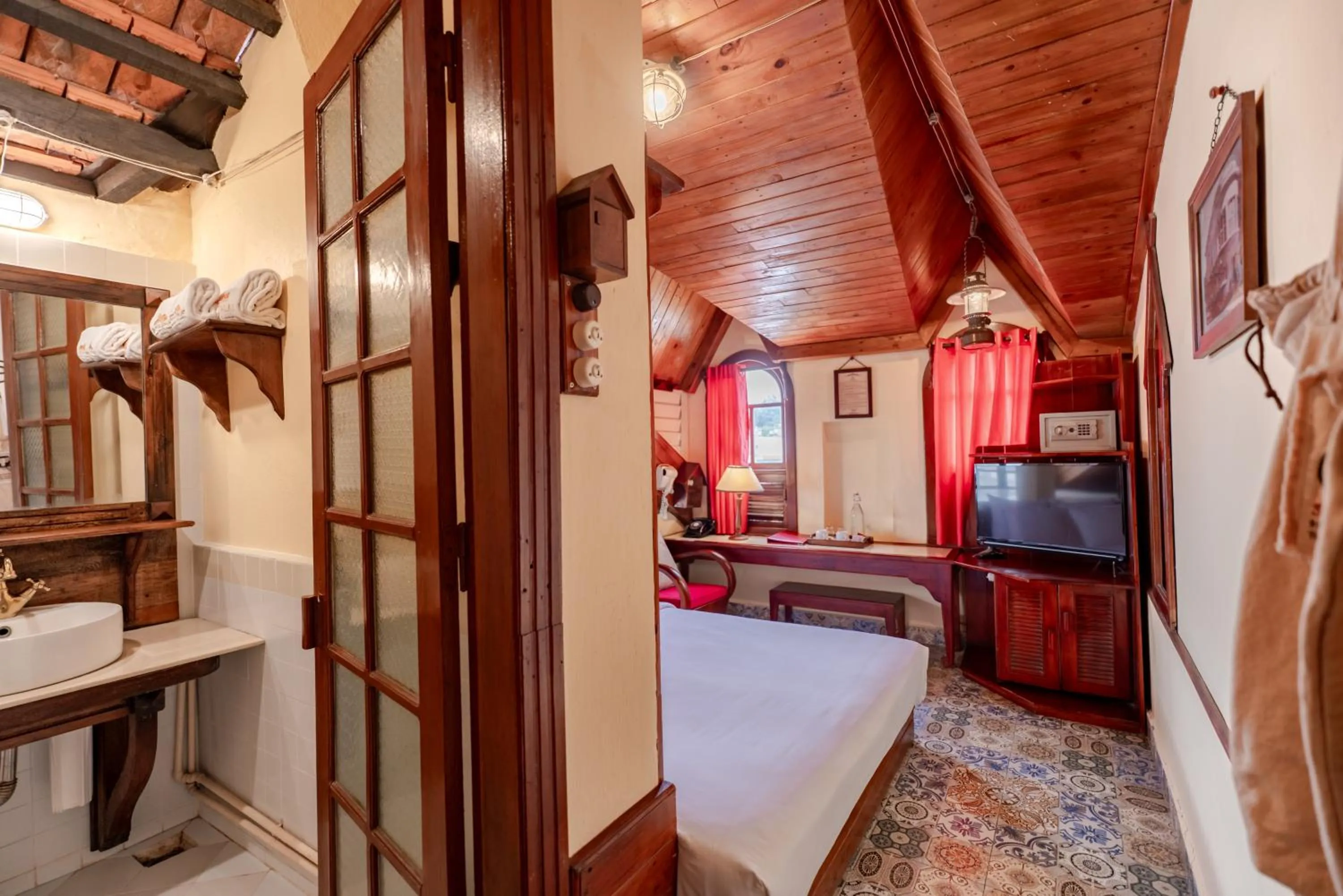 Bedroom in Saphir Dalat Hotel