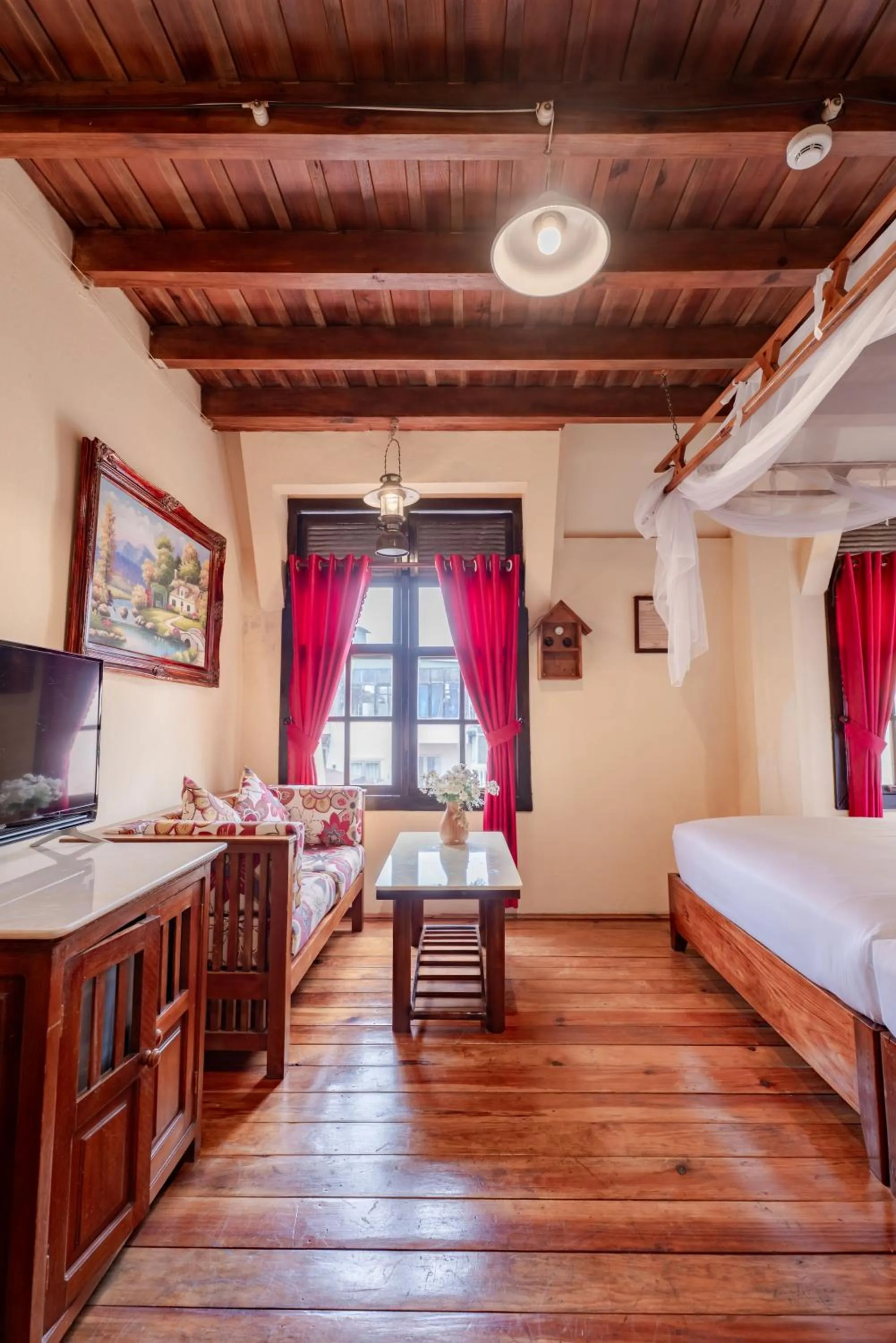 Bed in Saphir Dalat Hotel