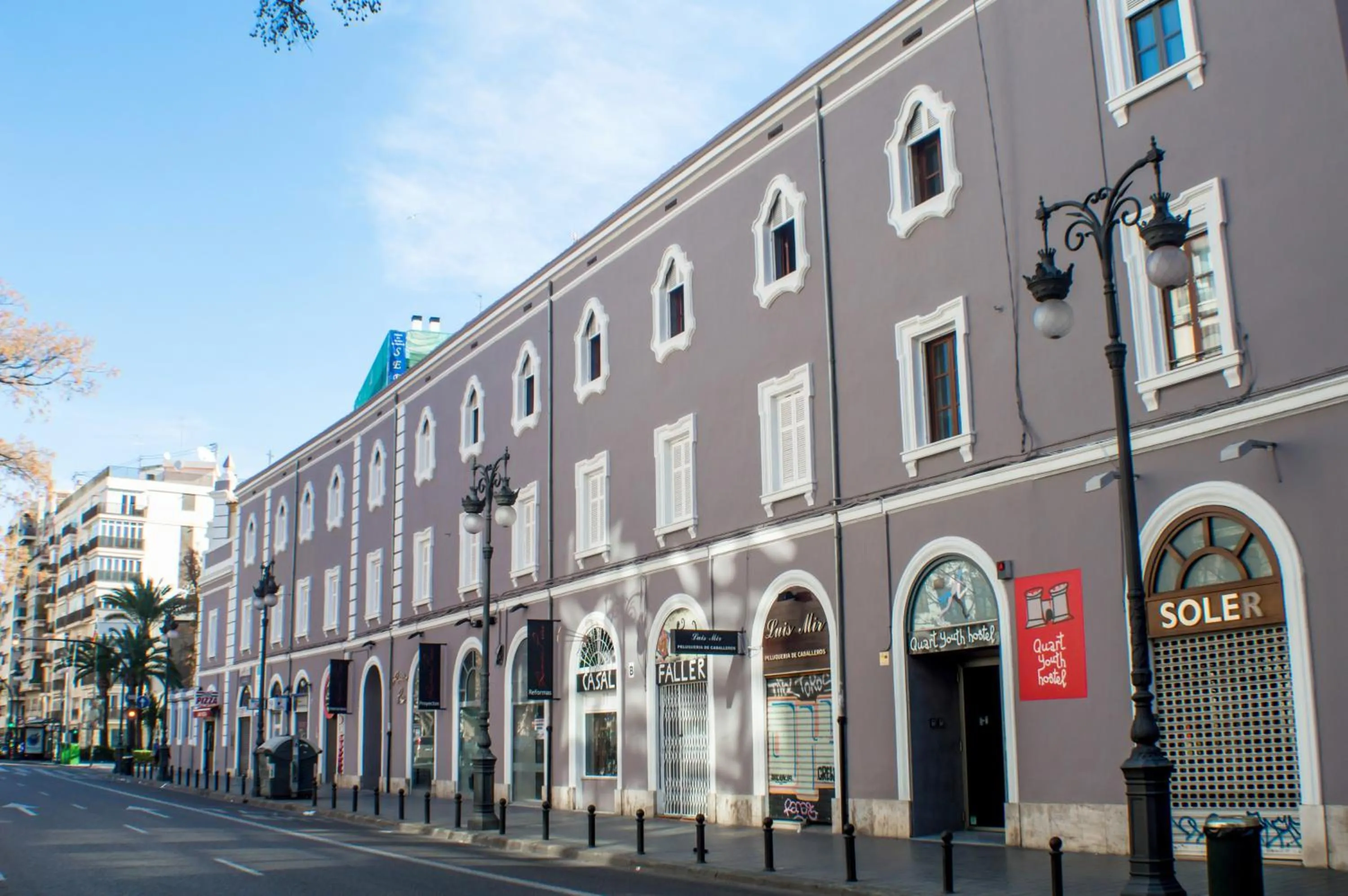 Facade/entrance in Quart Youth Hostel & Apartments