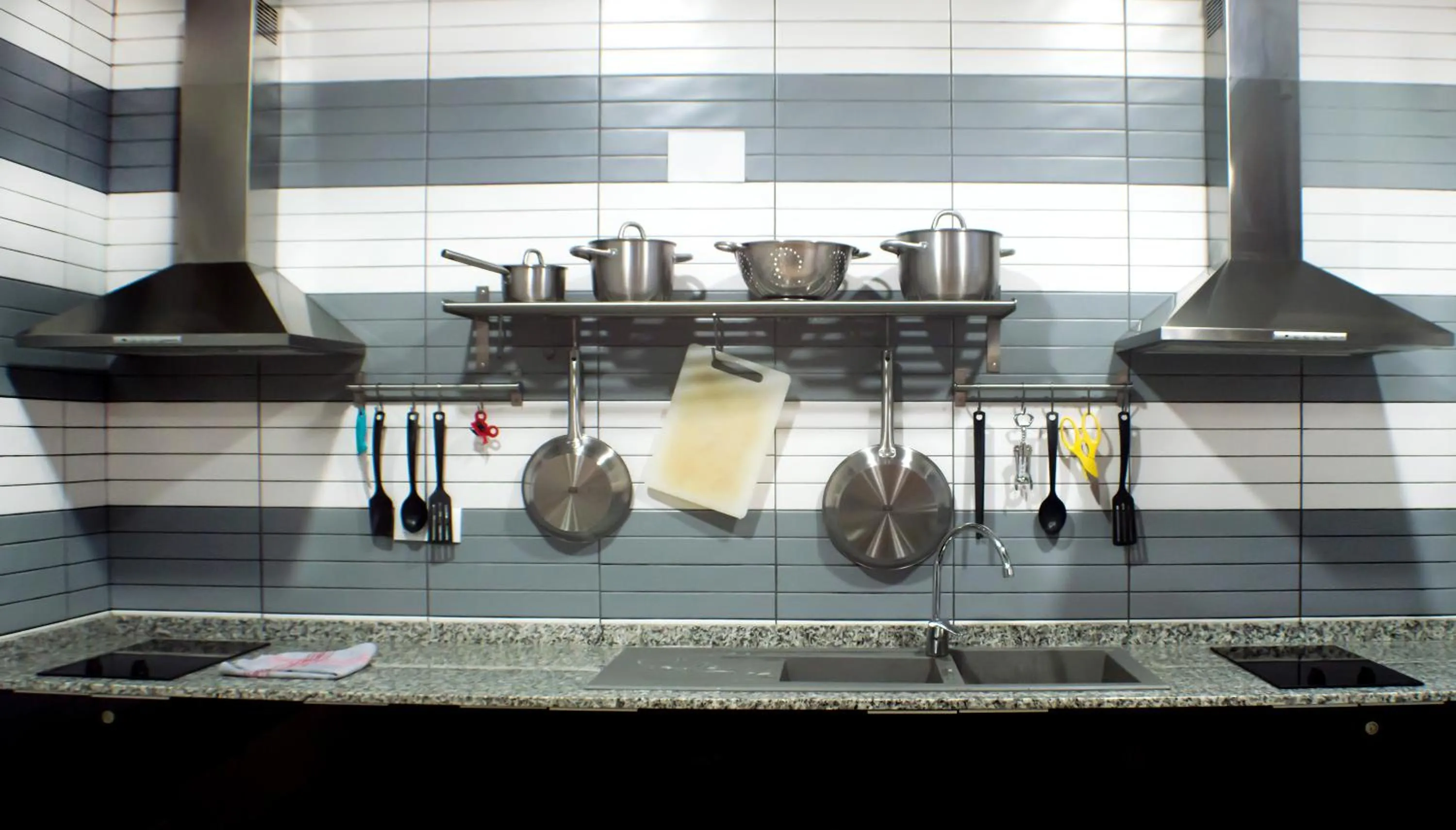 Kitchen or kitchenette in Quart Youth Hostel & Apartments