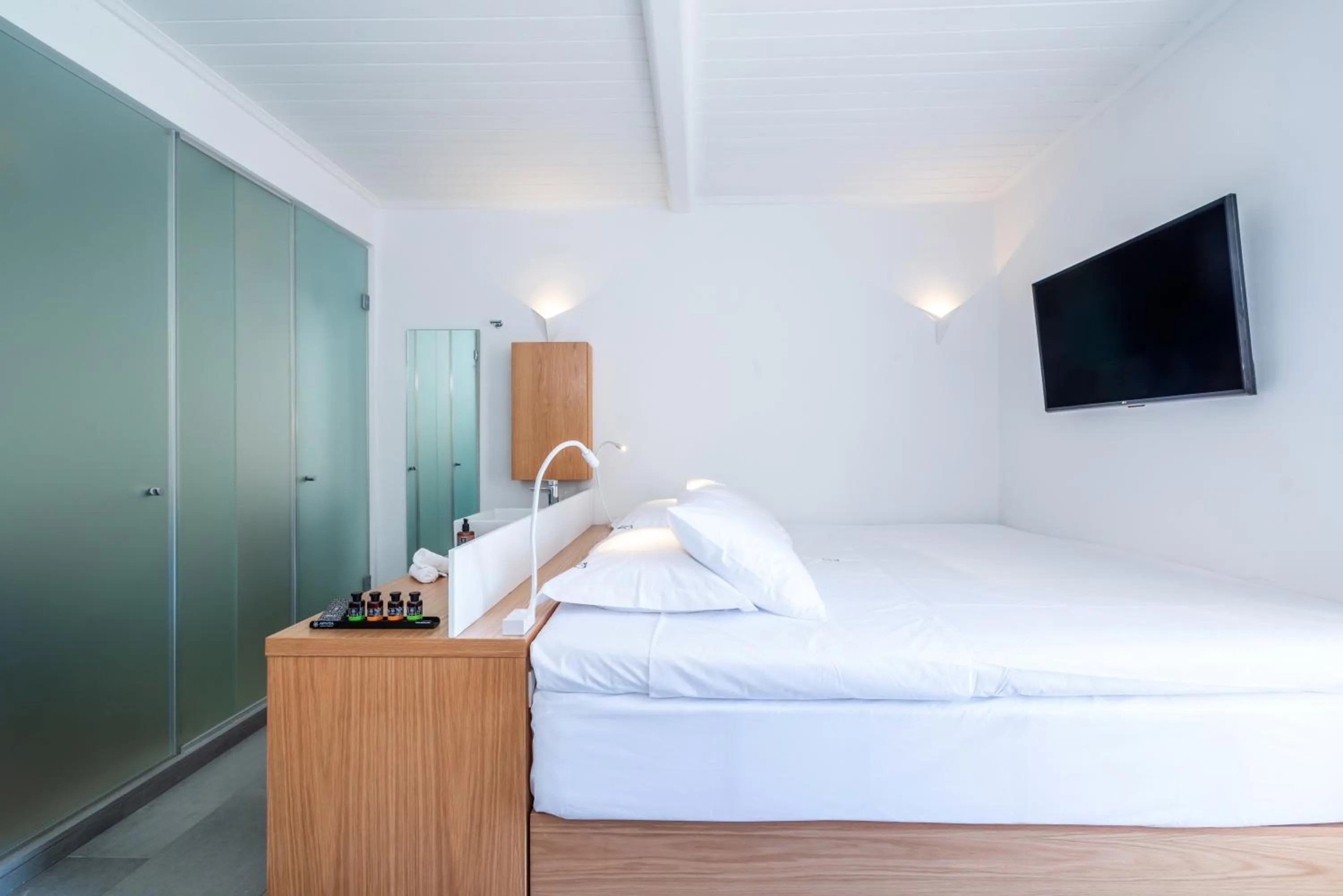 Bathroom, Bed in Dreambox Mini Villas