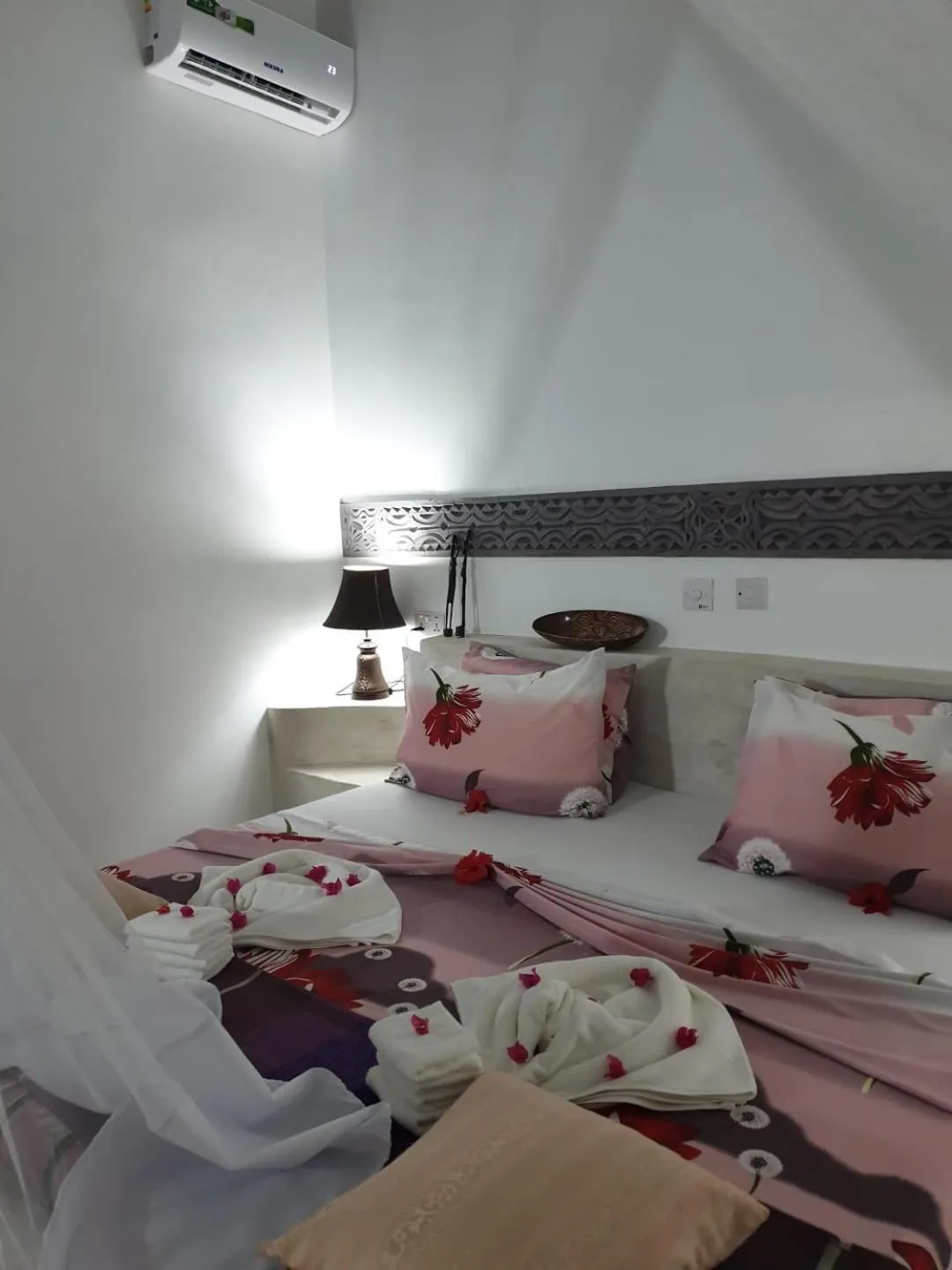 Photo of the whole room, Bed in Peter Pan Beach Lodge