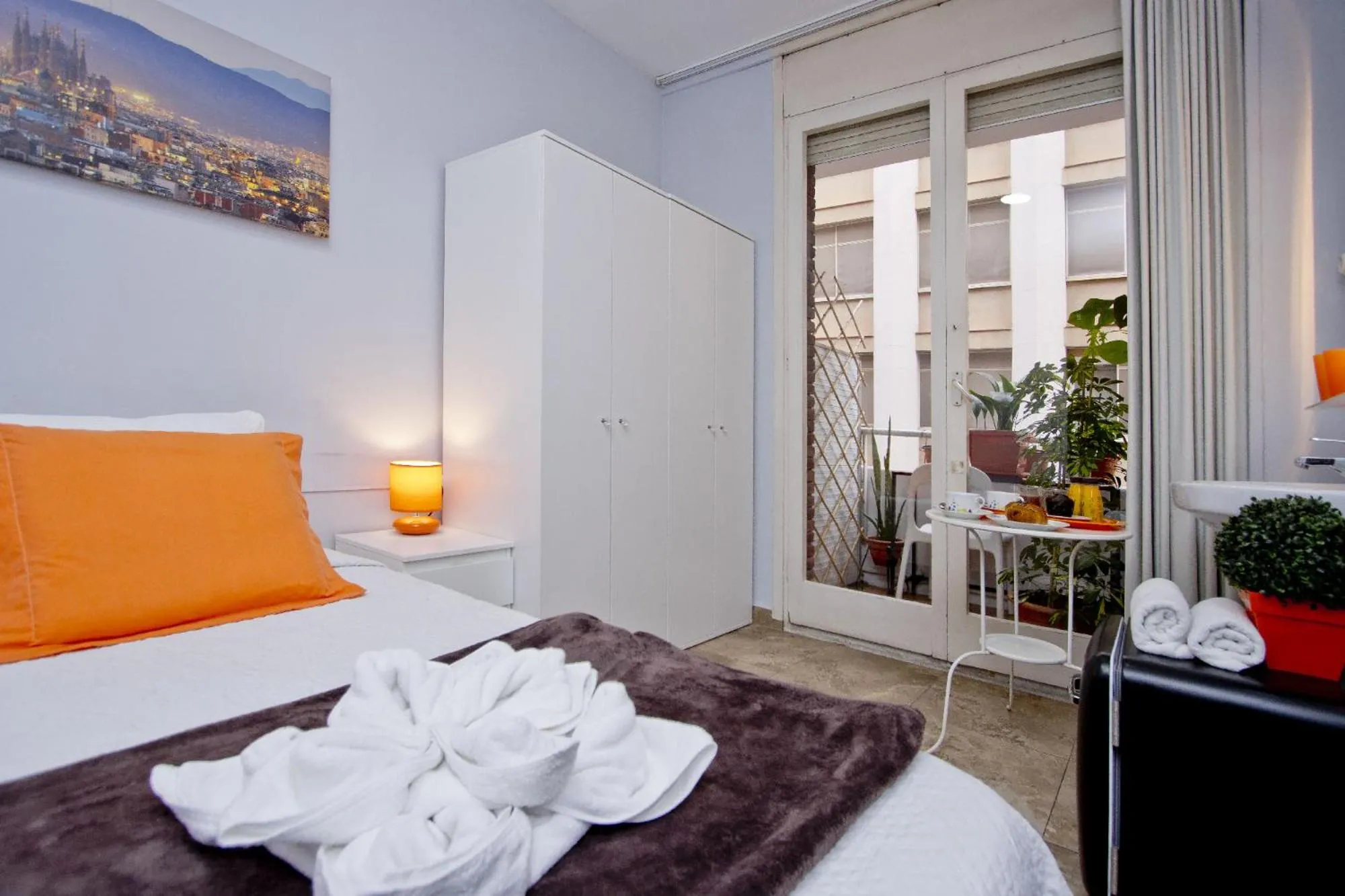 Bed in Barcelona City Seven Hostal