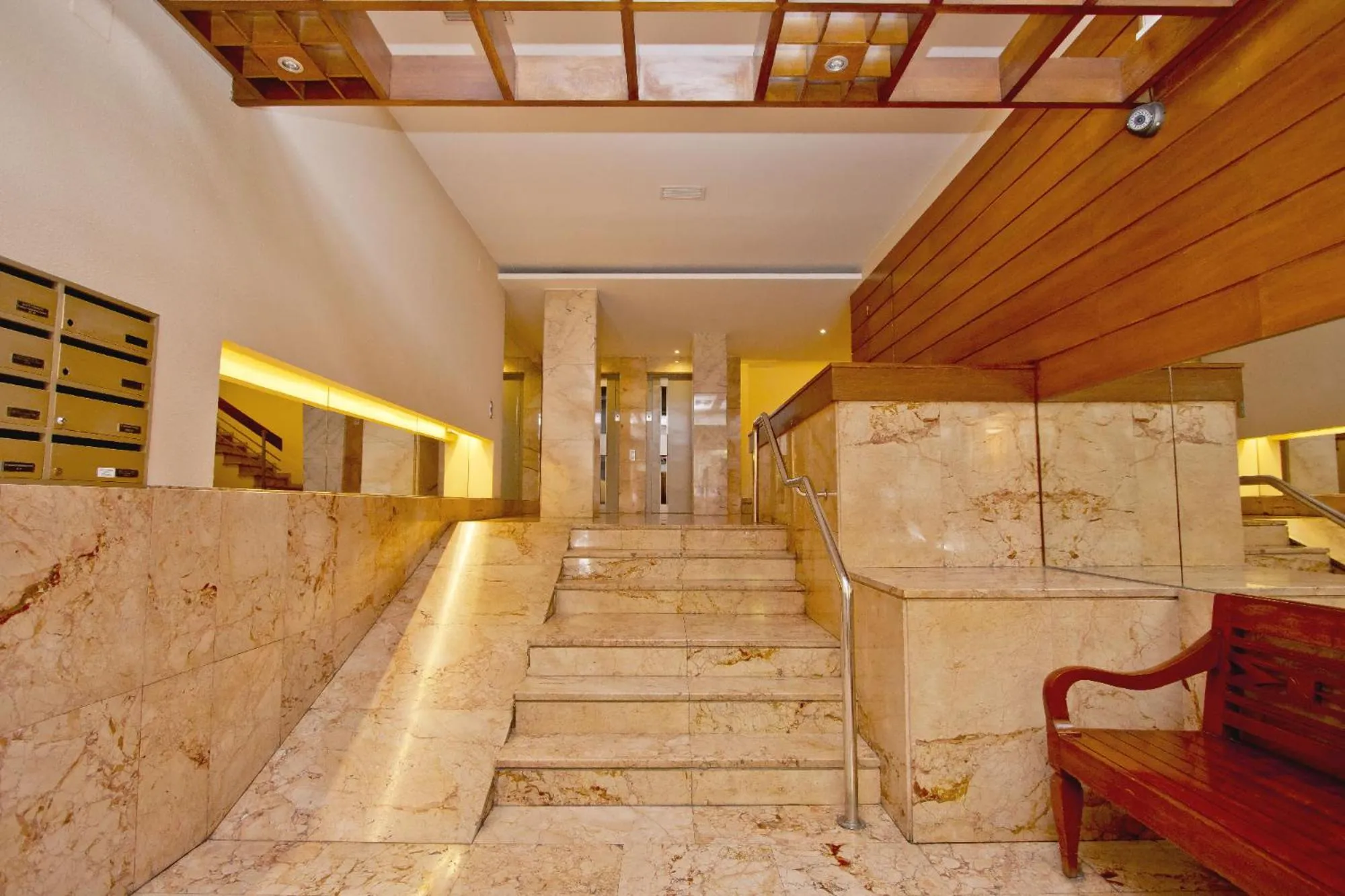 Barcelona City Seven Hostal