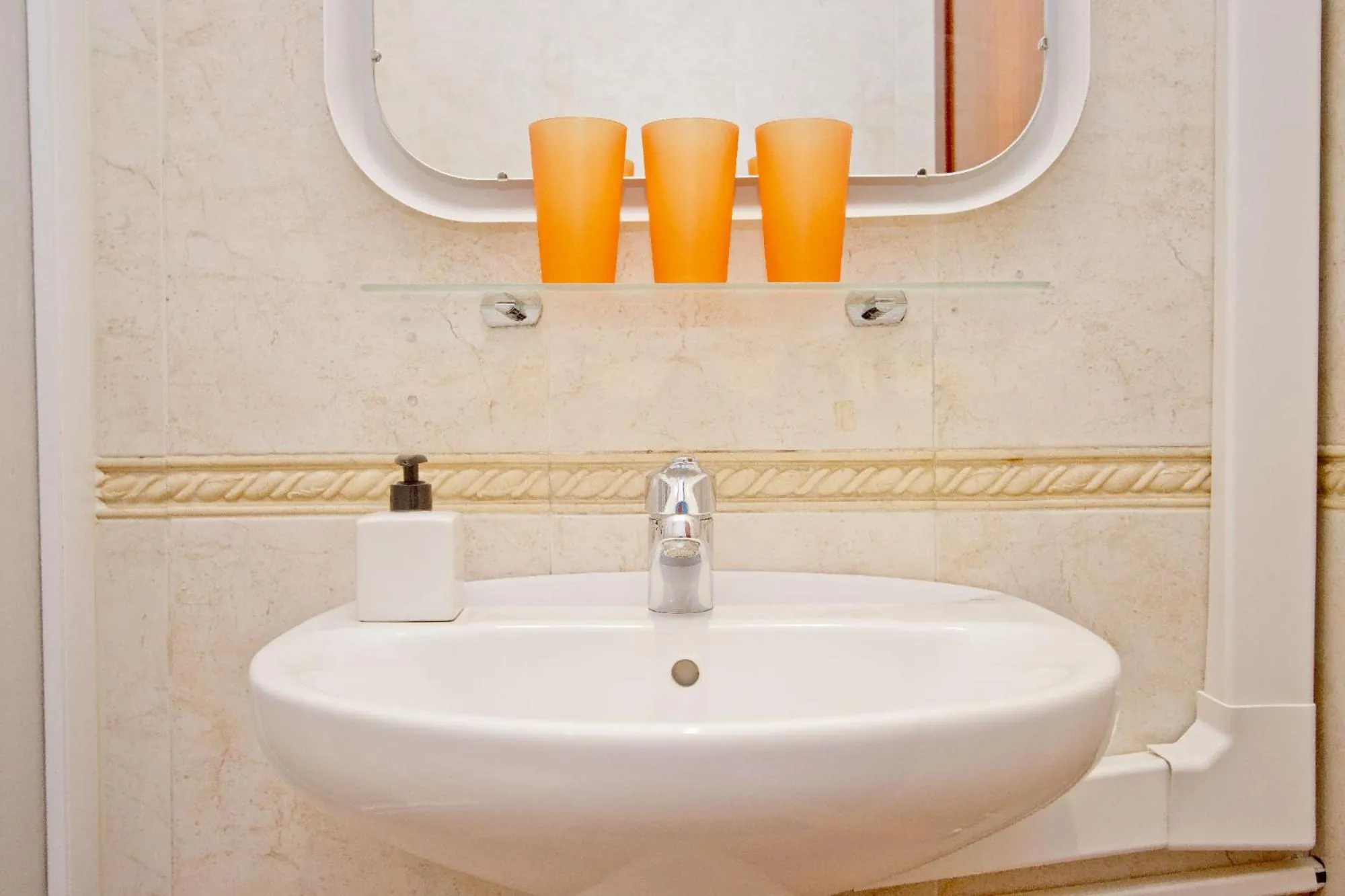 Barcelona City Seven Hostal