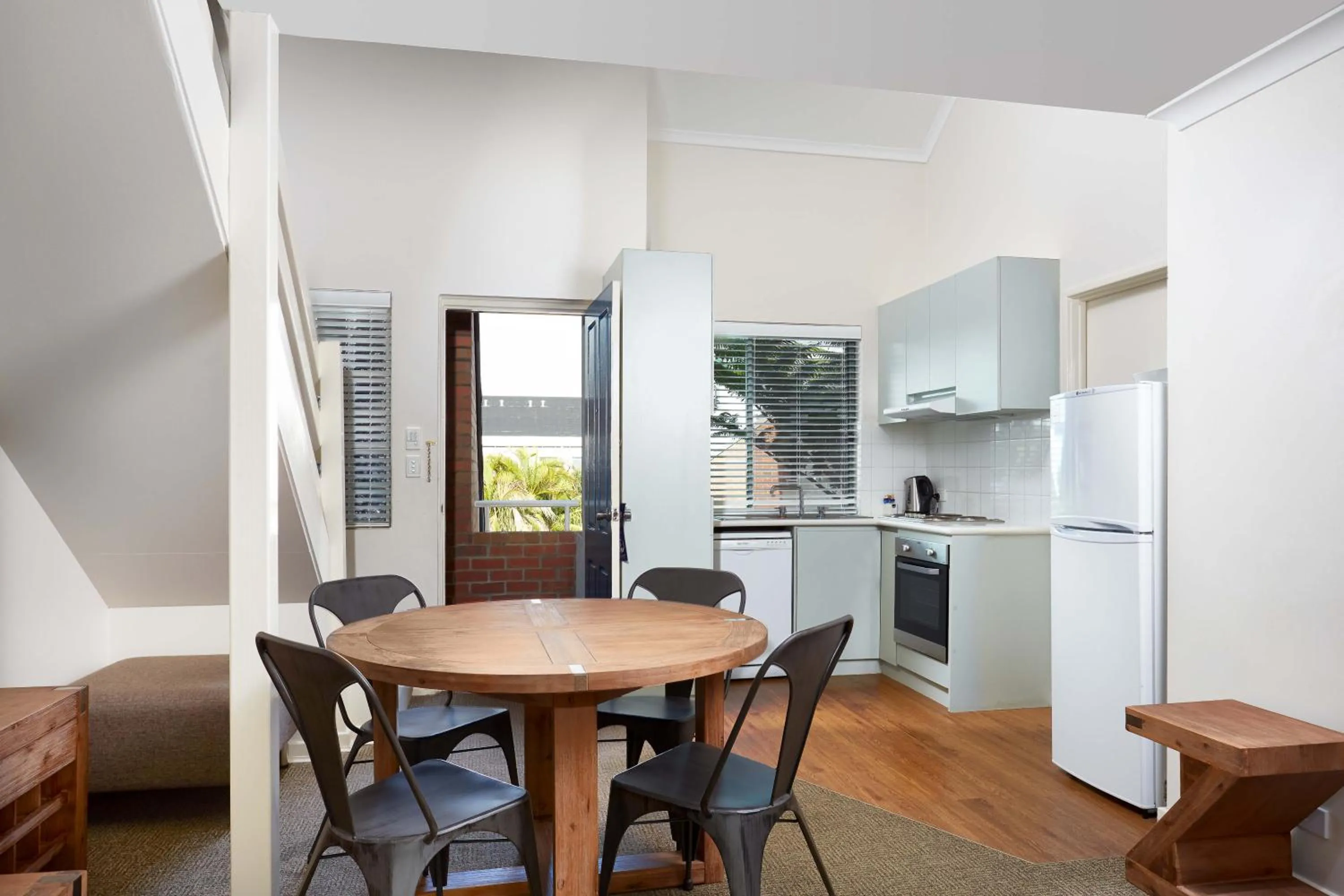 Kitchen or kitchenette in Broadwater Resort Como
