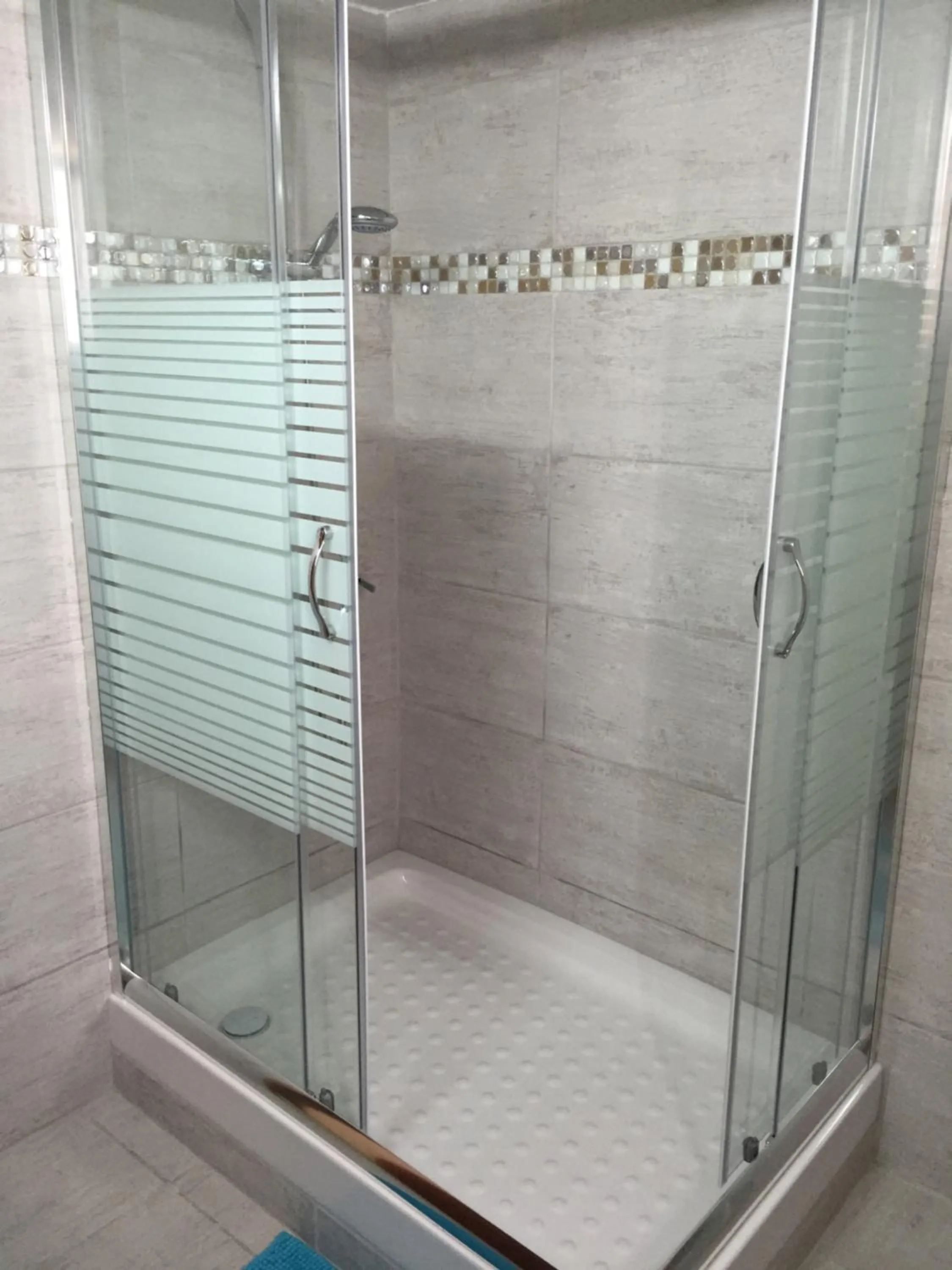 Shower in Angela Holiday Apartments